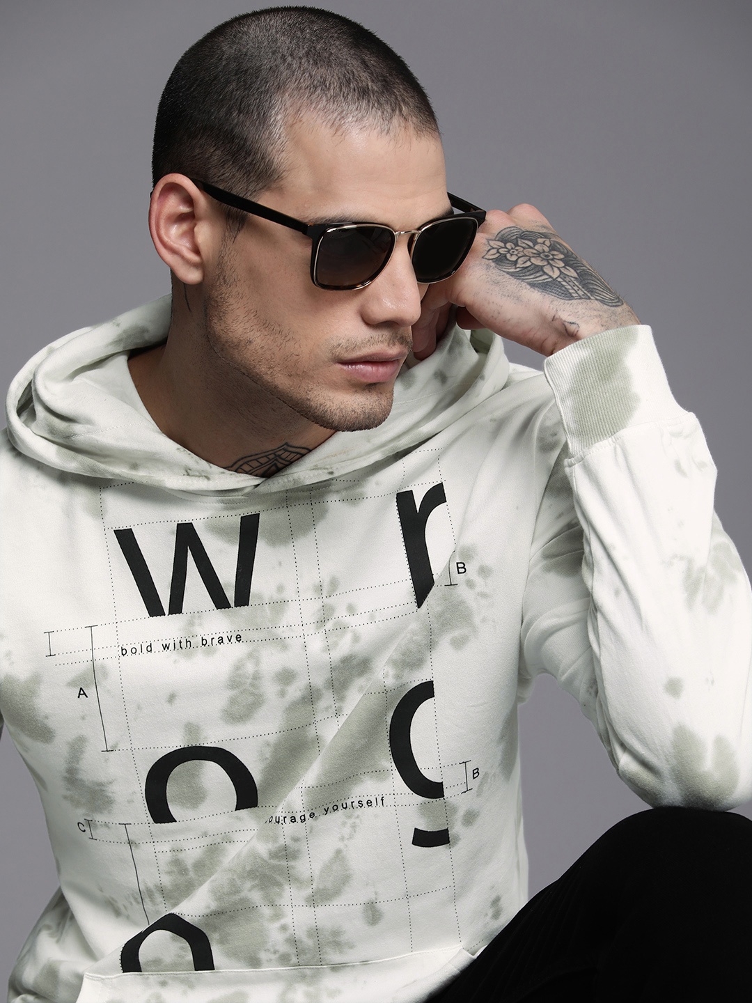 

WROGN Men White & Green Printed Hooded Pure Cotton Sweatshirt