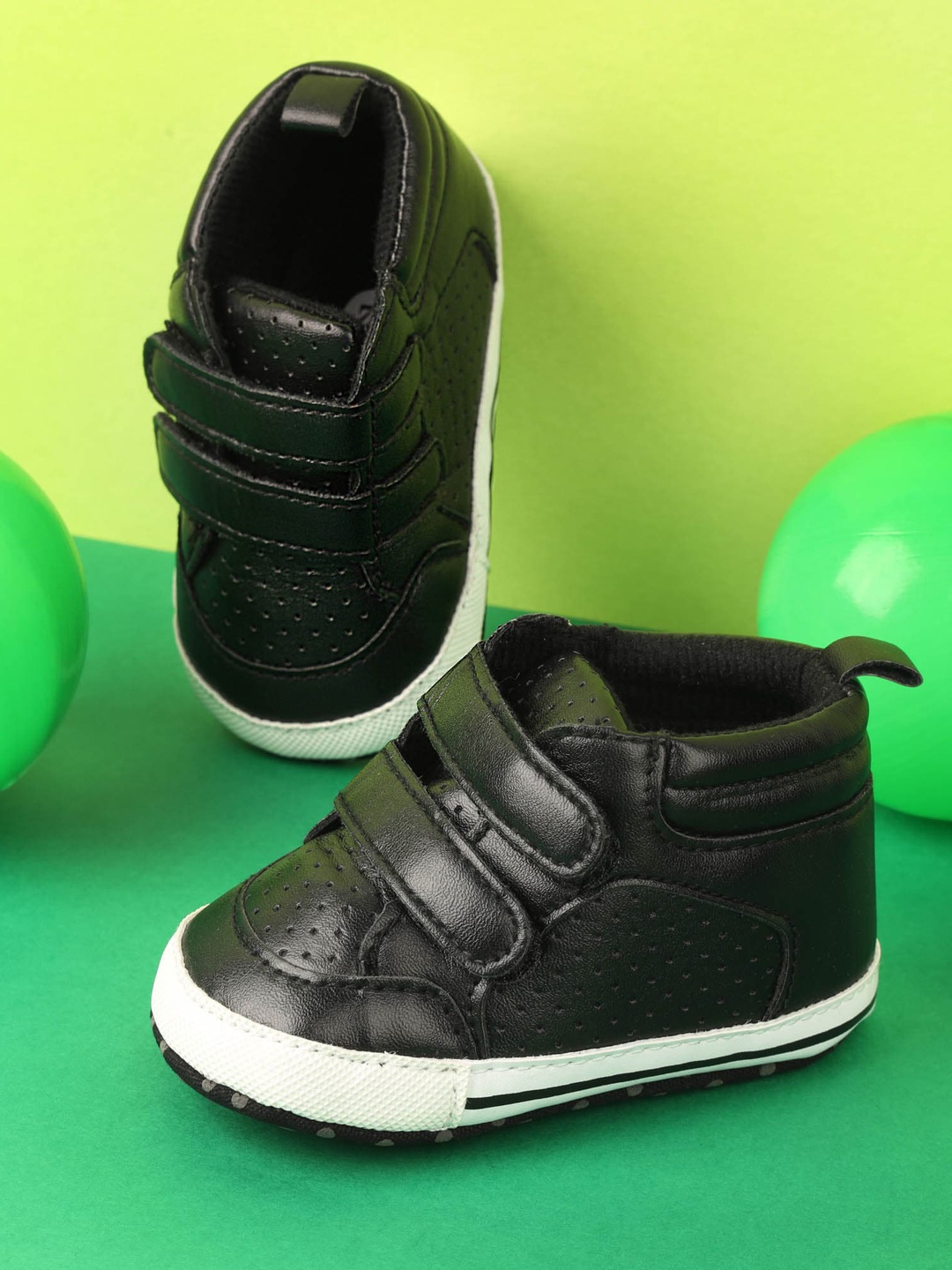

KICKS & CRAWL Boys Black Leather Slip-On Sneakers