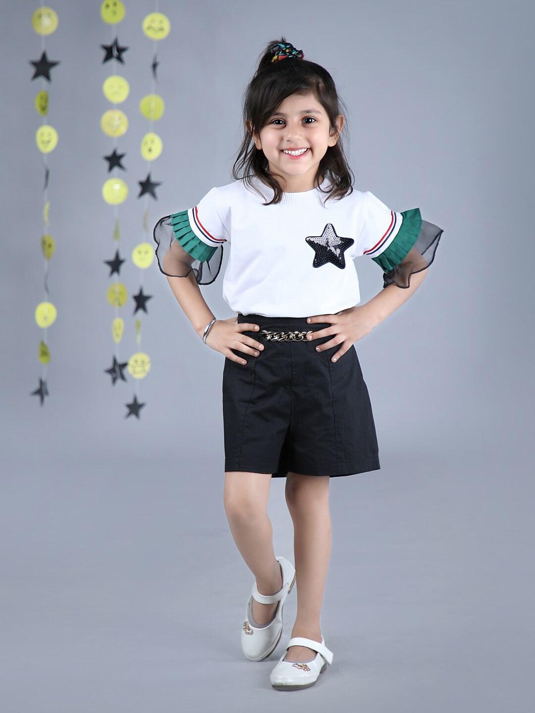 

Beyabella Girls White Embellished Pure Cotton Crop Top