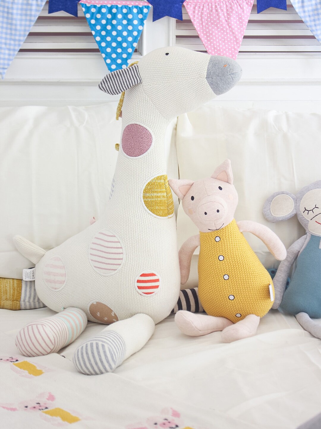 

The Wishing Chair White Giffie Cuddly Knitted Cotton Toy