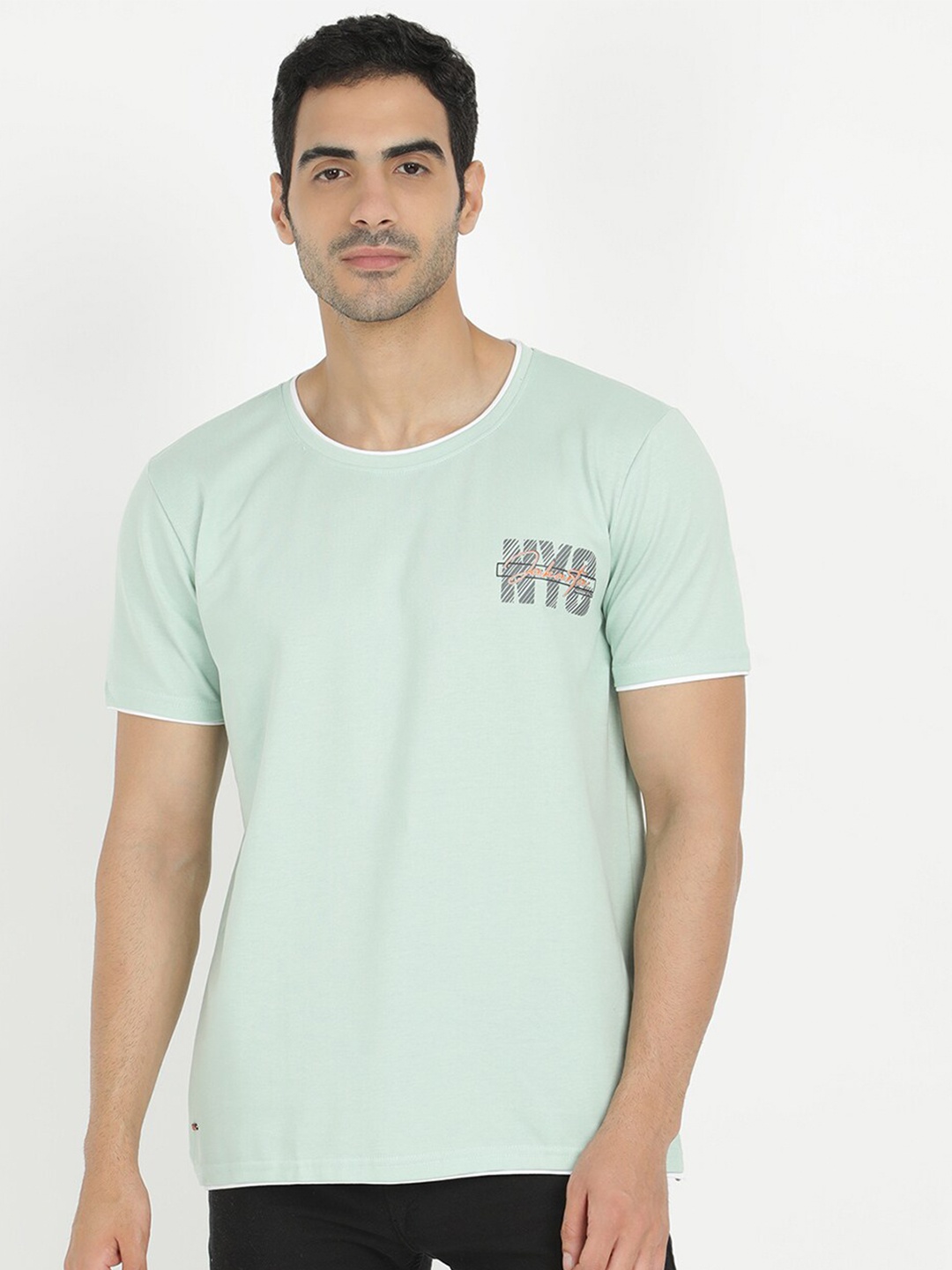 

V2 Value & Variety Men Green T-shirt