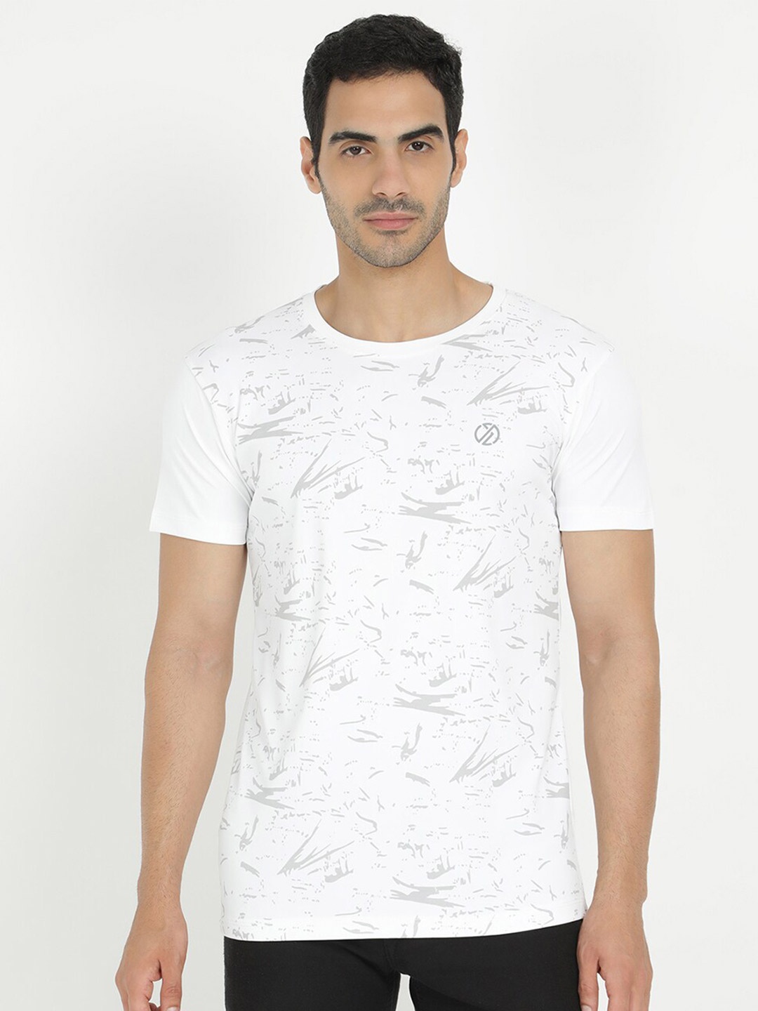 

V2 Value & Variety Men White Printed Raw Edge T-shirt