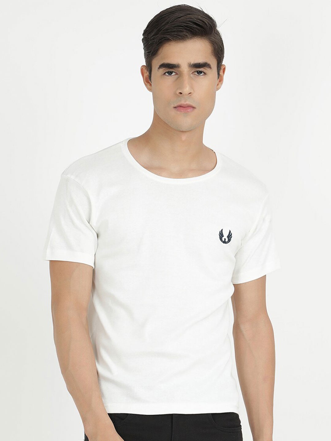 

V2 Value & Variety Men White Solid T-shirt