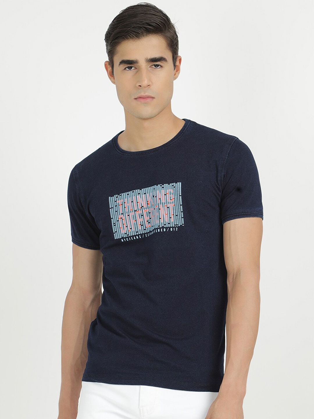 

V2 Value & Variety Men Blue Printed Cotton T-shirt
