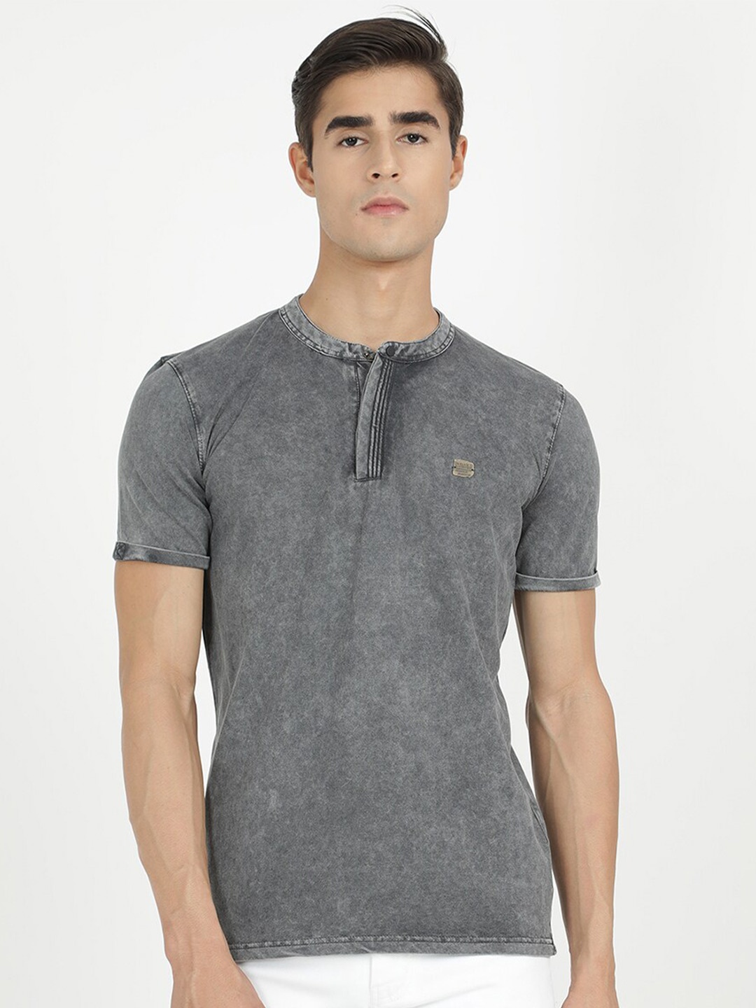 

V2 Value & Variety Men Grey Solid T-shirt