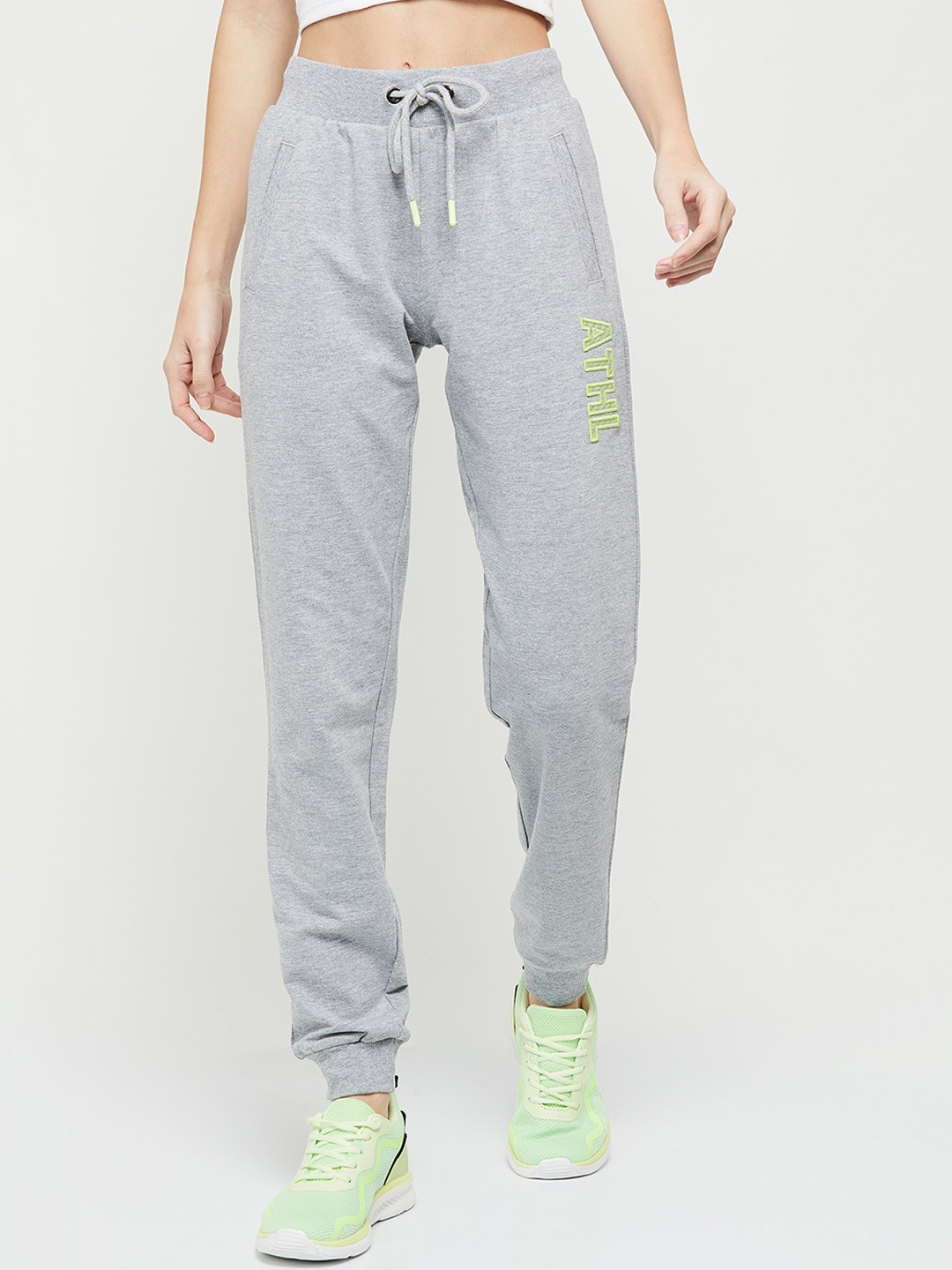 

max Women Grey Melange Solid Joggers