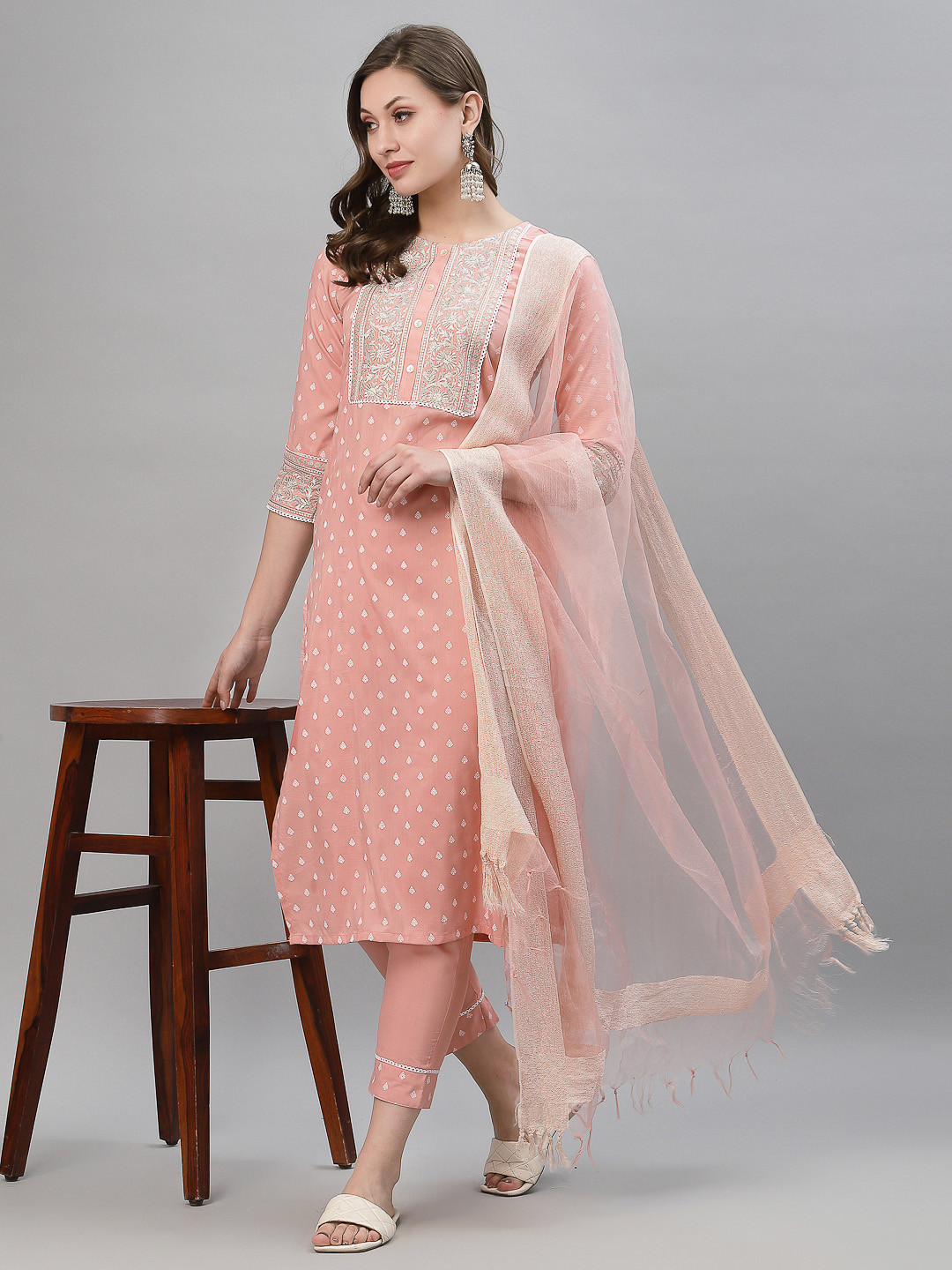 

SKYLEE Women Peach-Coloured Kurta with Trousers & With Dupatta