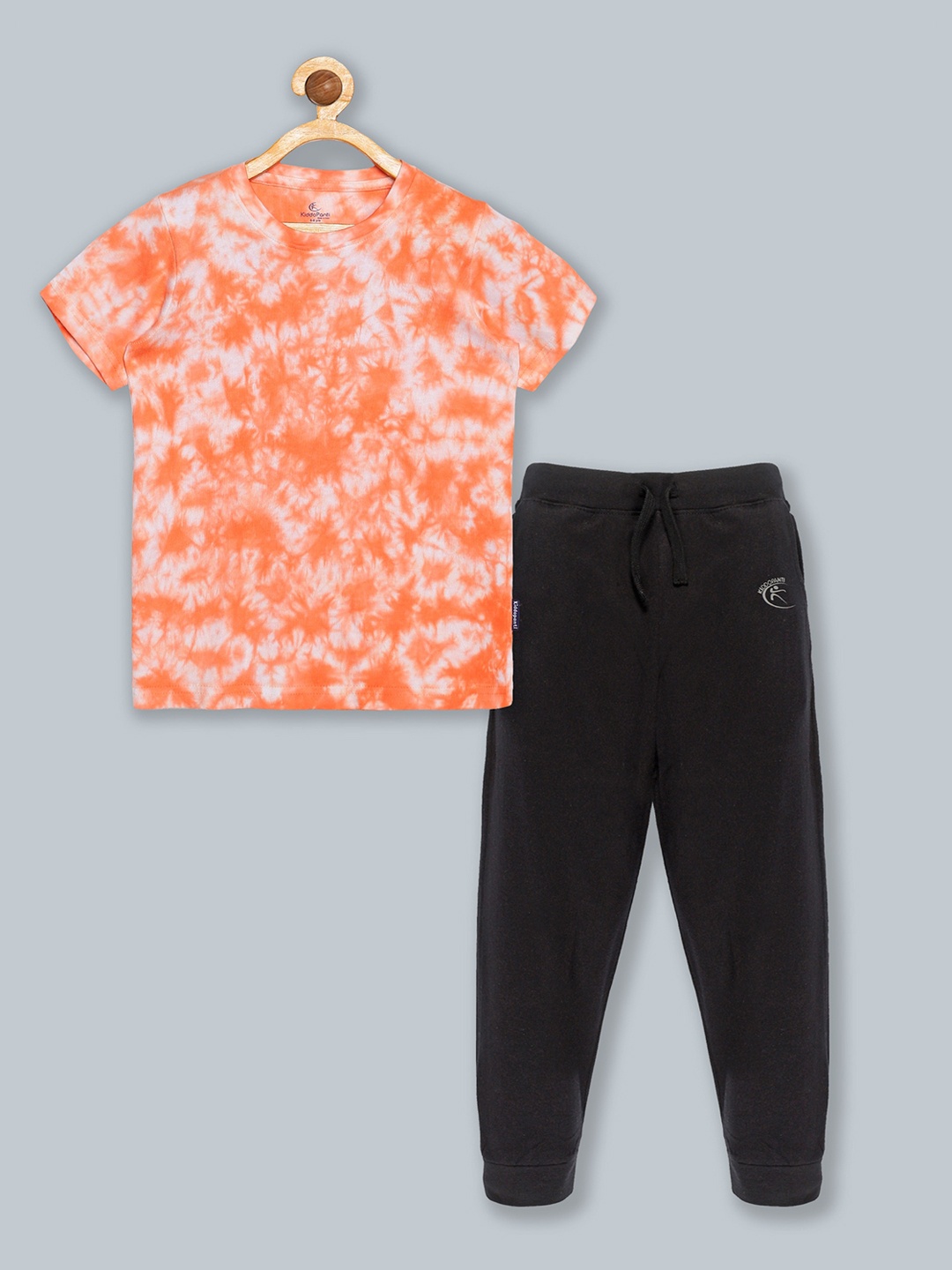 

KiddoPanti Boys Rust & Black Printed T-shirt With Trousers