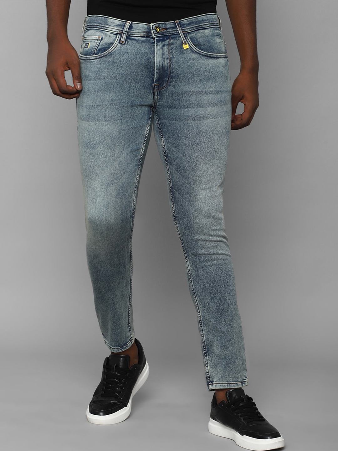 

Allen Solly Sport Men Blue Skinny Fit Heavy Fade Jeans