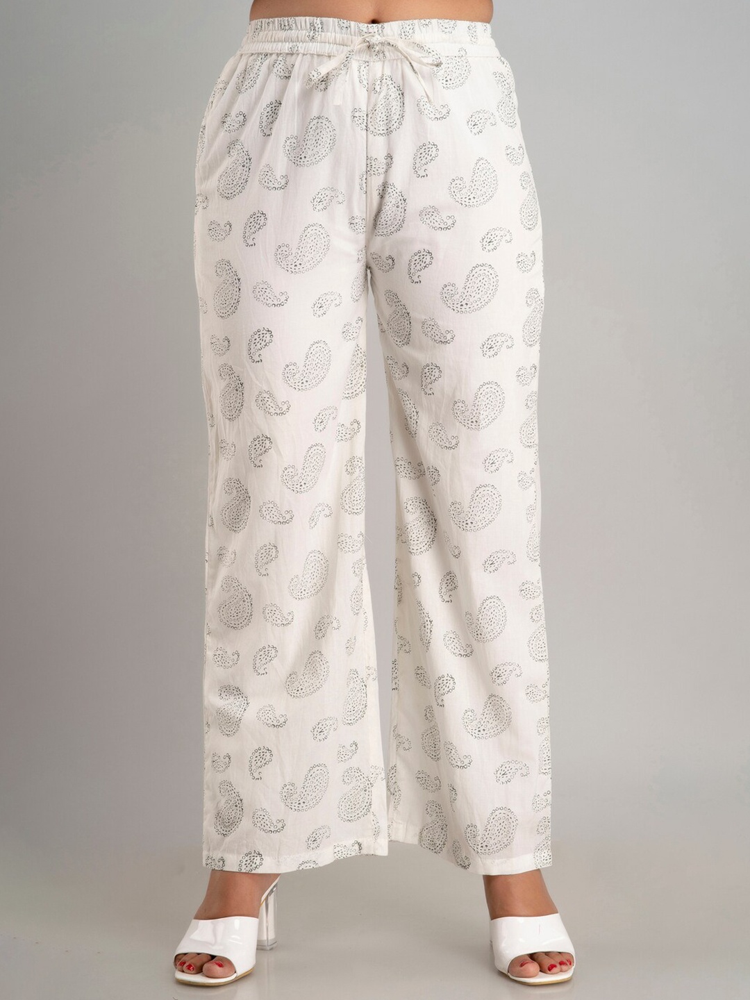 

MAUKA Women White & Grey Paisley Printed Palazzos