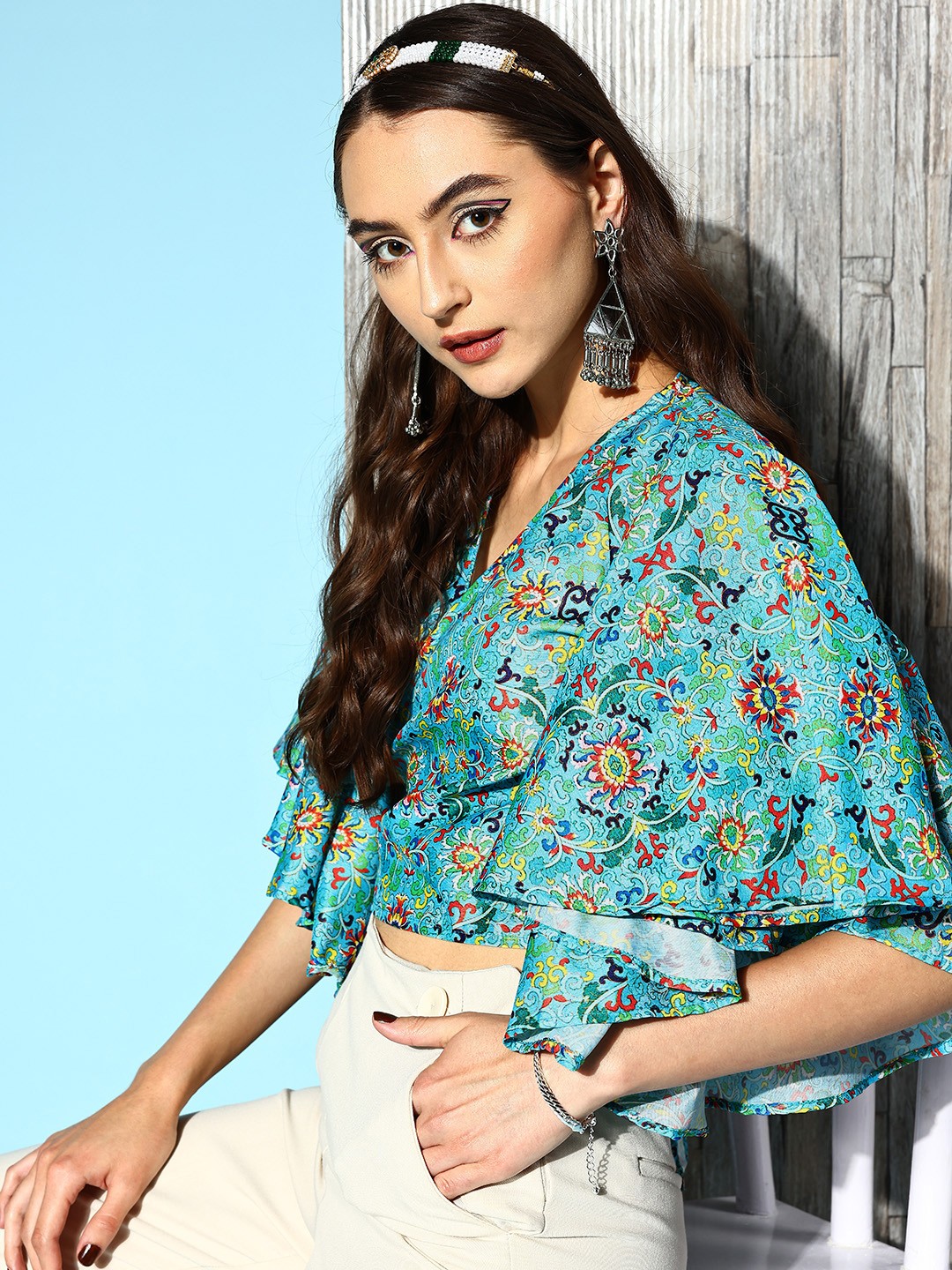 

InWeave Blue Floral Twist & Knot Top