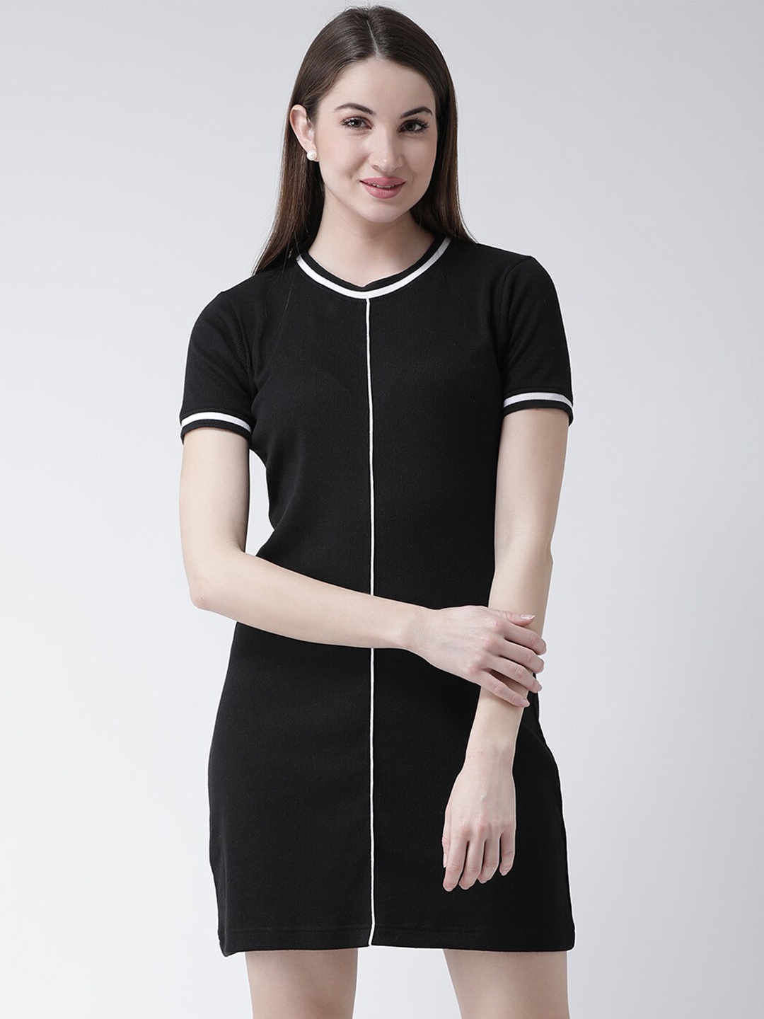 

Club York Black & White T-shirt Dress