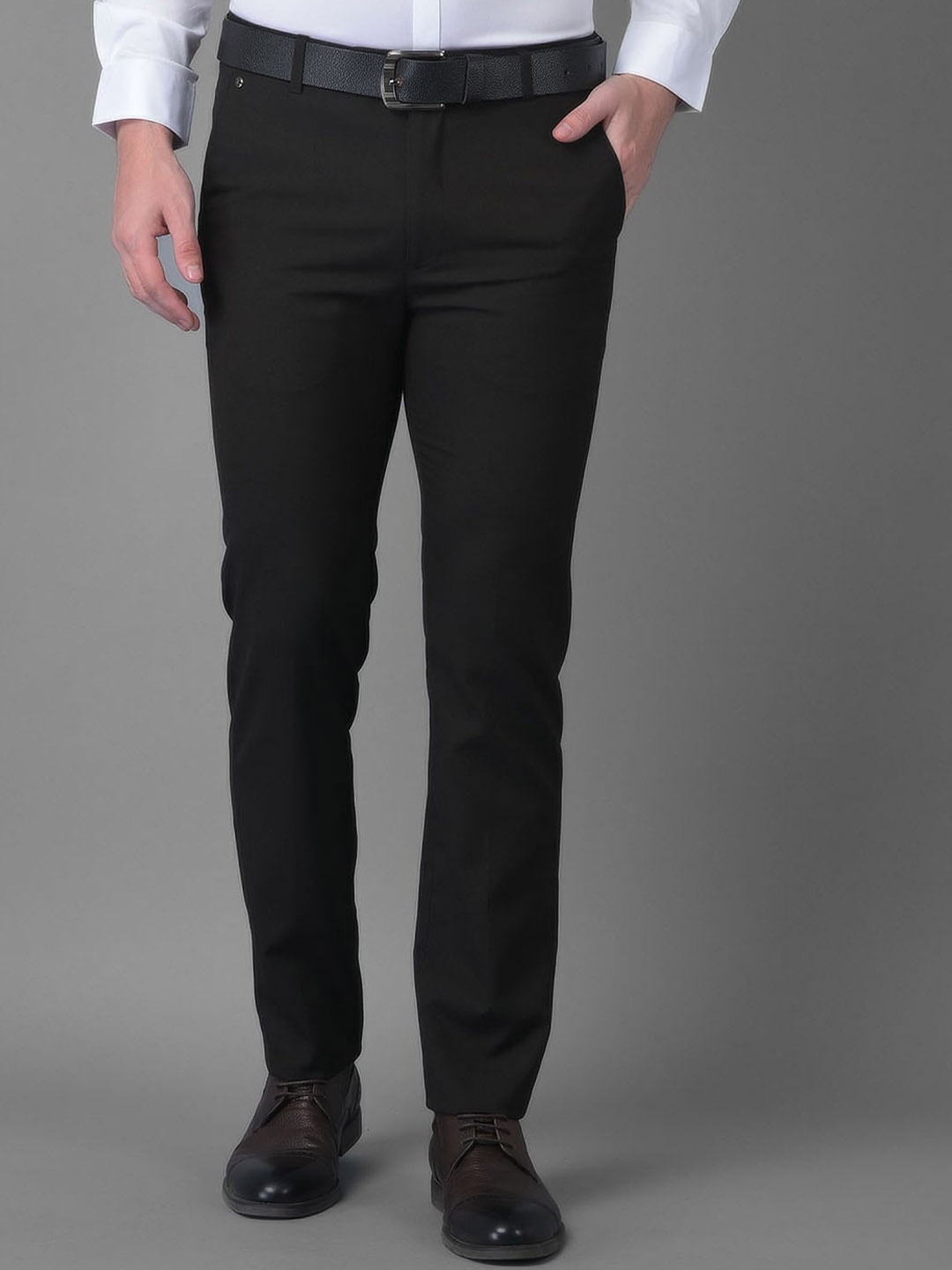 

Canary London Men Brown Smart Slim Fit Wrinkle Free Trousers
