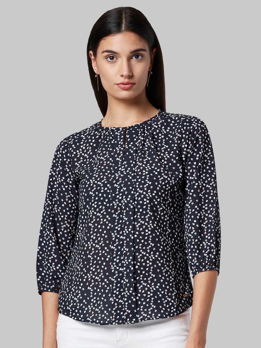 

Park Avenue Blue Floral Print Top