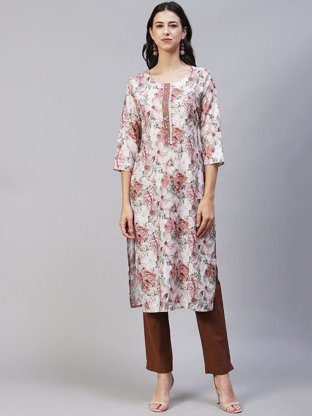 

FASHOR Women Off White & Brown Floral Printed Cold-Shoulder Sleeves Kurta