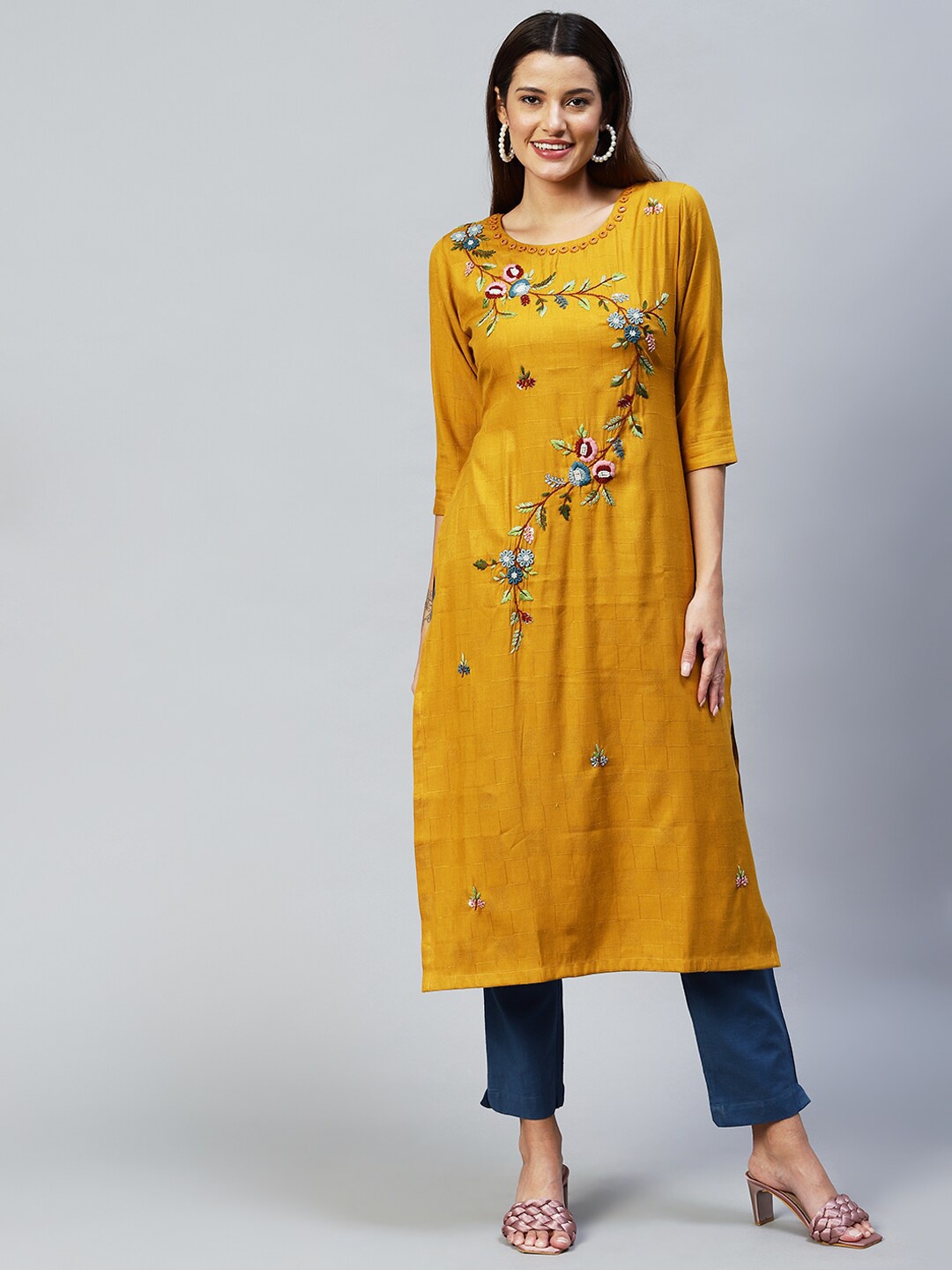 

FASHOR Women Mustard Yellow Ethnic Motifs Embroidered Thread Work Kurta