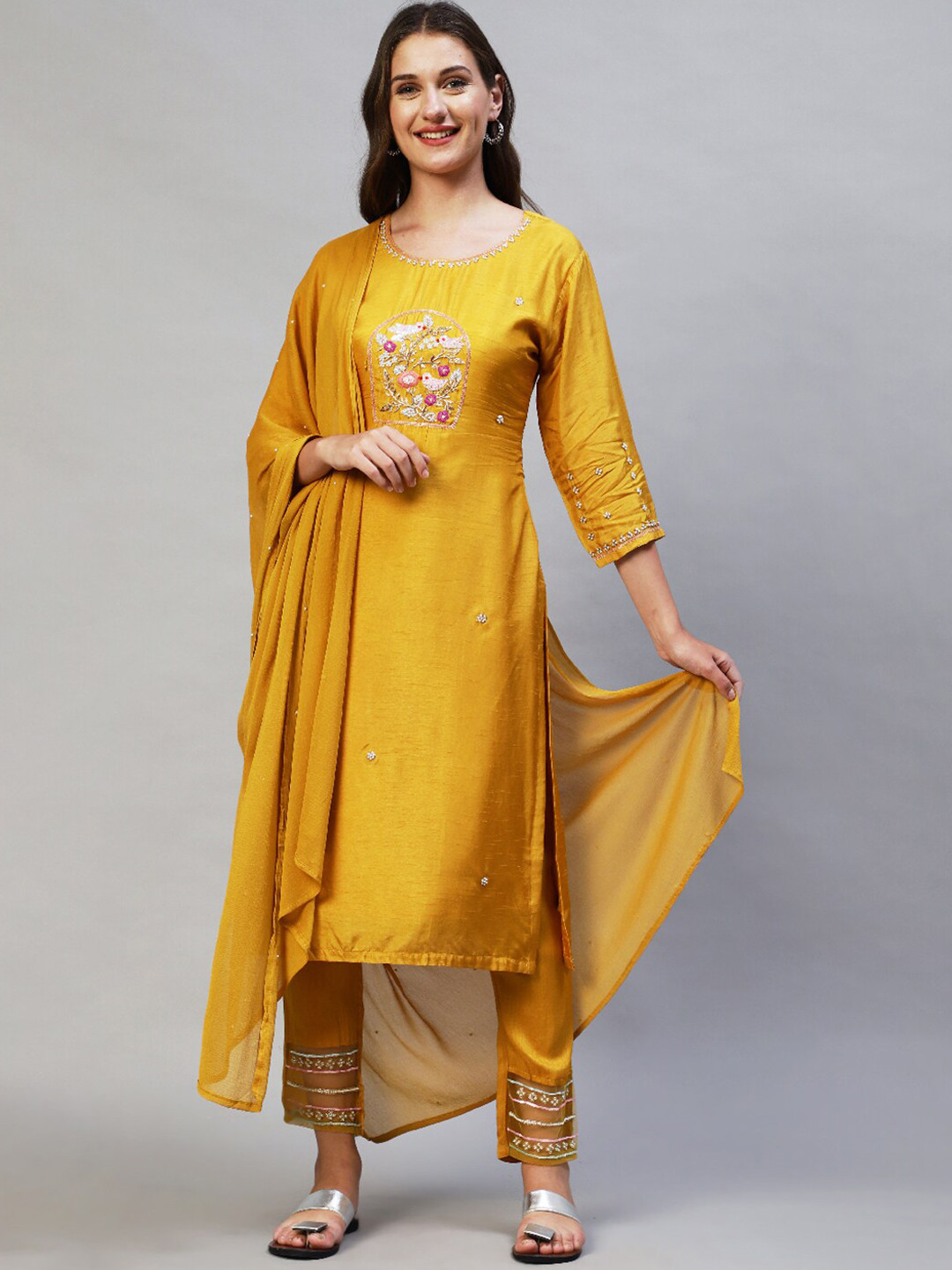 

FASHOR Women Mustard Yellow Beads and Stones Kurta Set With Dupatta