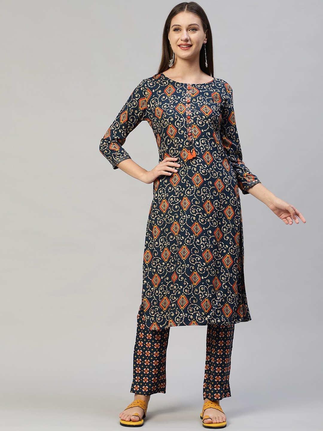 

FASHOR Women Navy Blue Floral Printed Kurti With Trouser