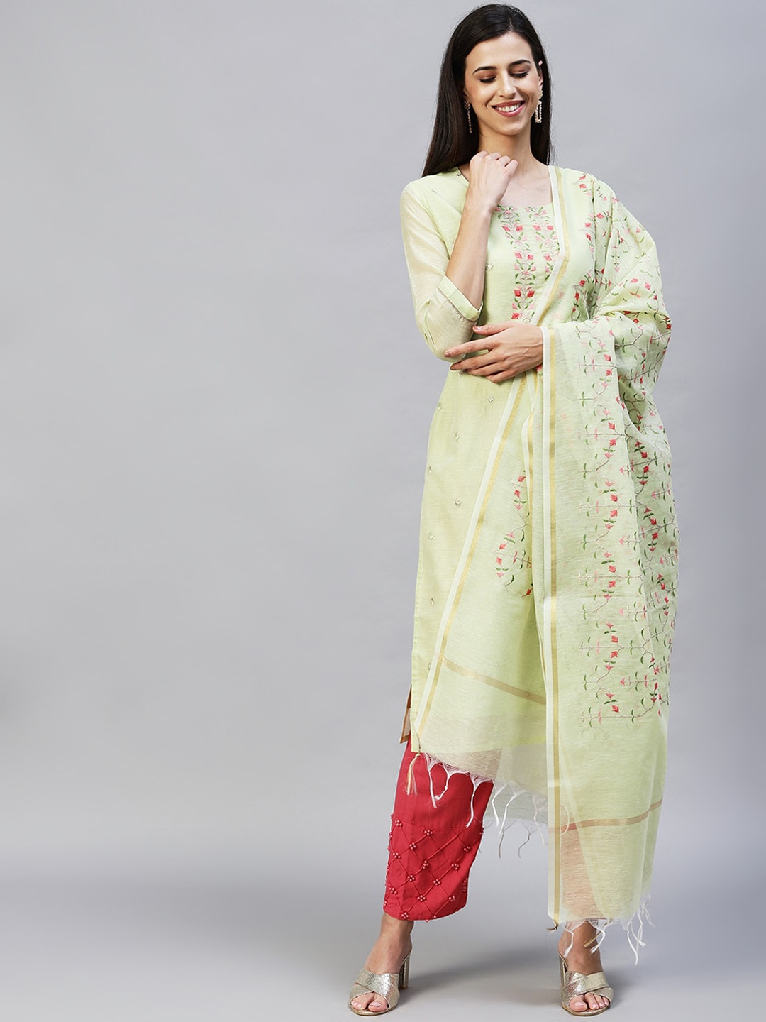 

FASHOR Women Green Floral Embroidered Straight Fit Kurta with Dupatta