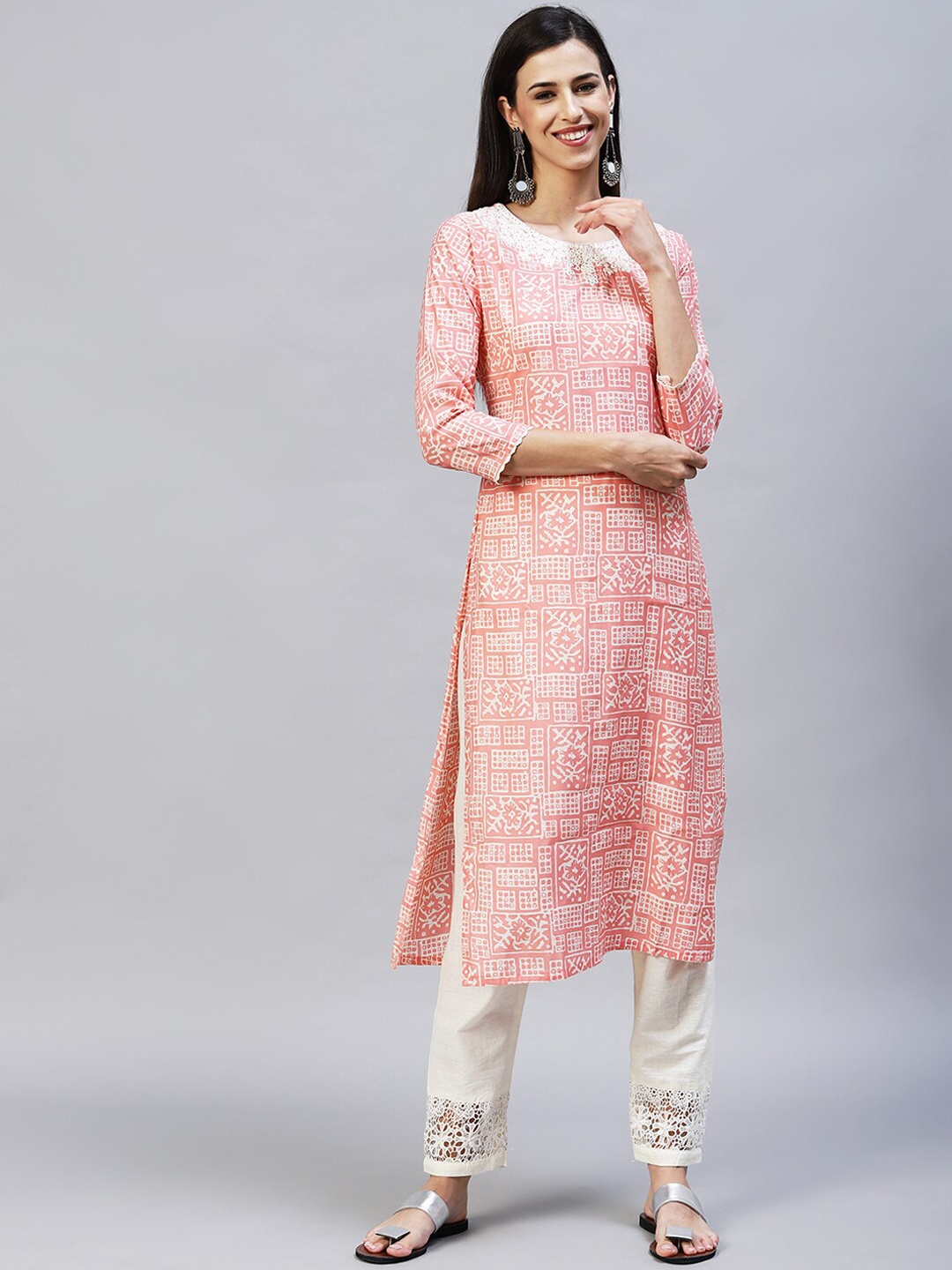 

FASHOR Women Peach-Coloured & White Ethnic Motifs Printed Chikankari Kurta