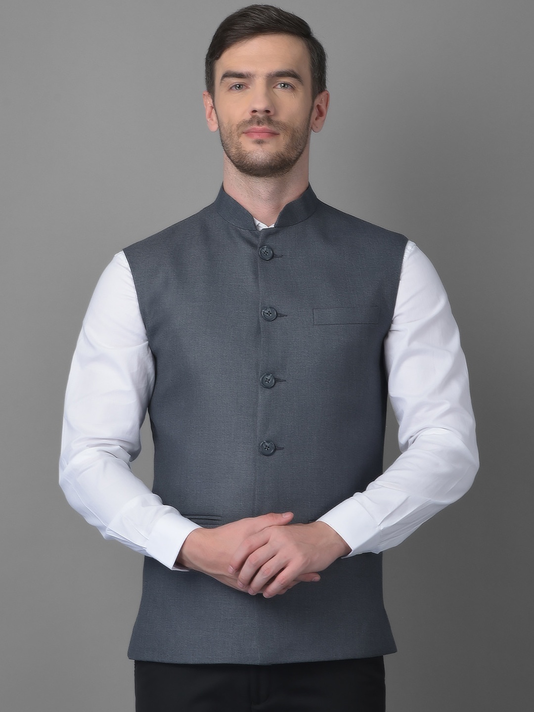

Canary London Men Charcoal Grey Solid Woven Waistcoat