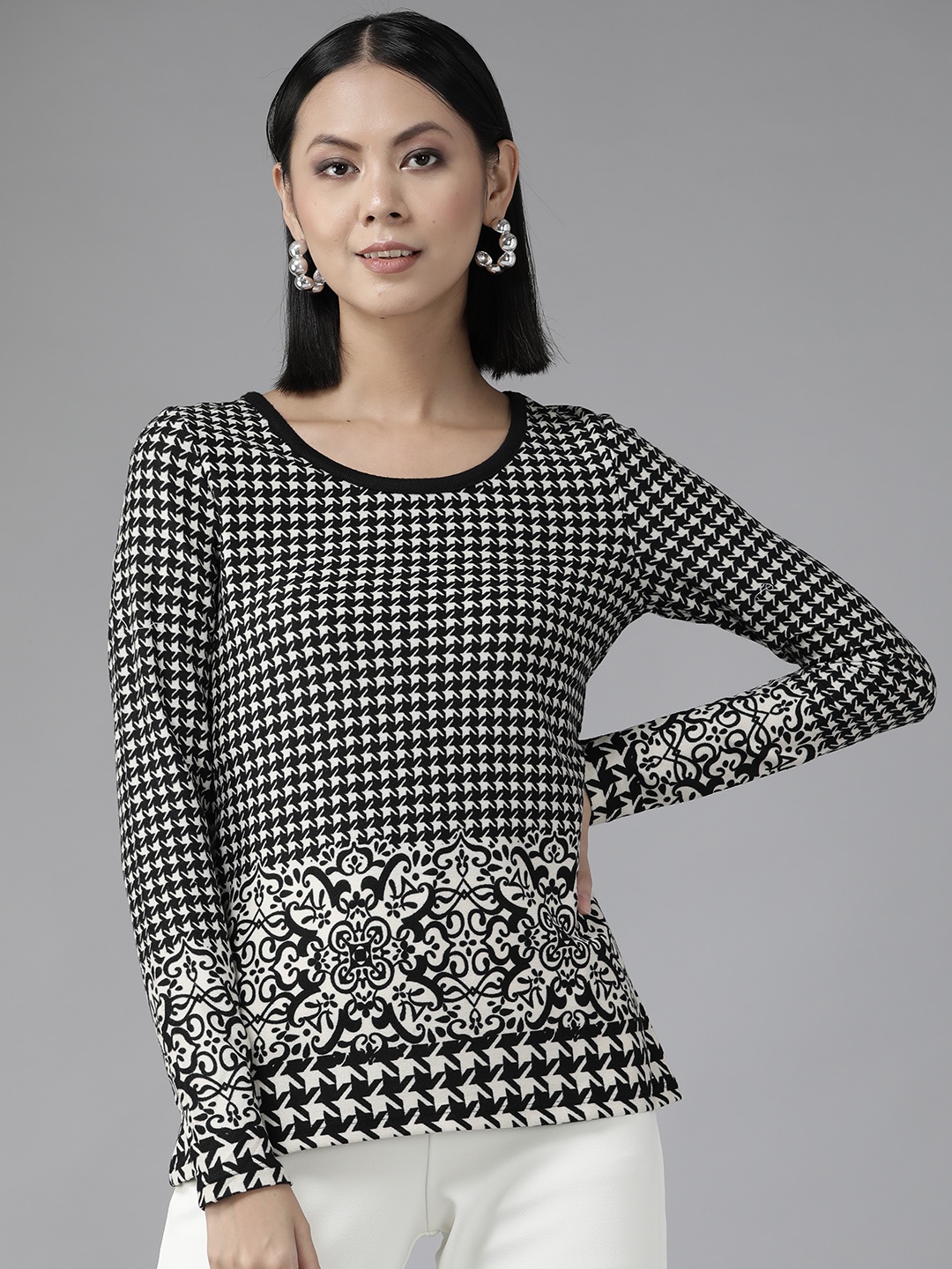 

Aarika Black & Cream-Coloured Print Top