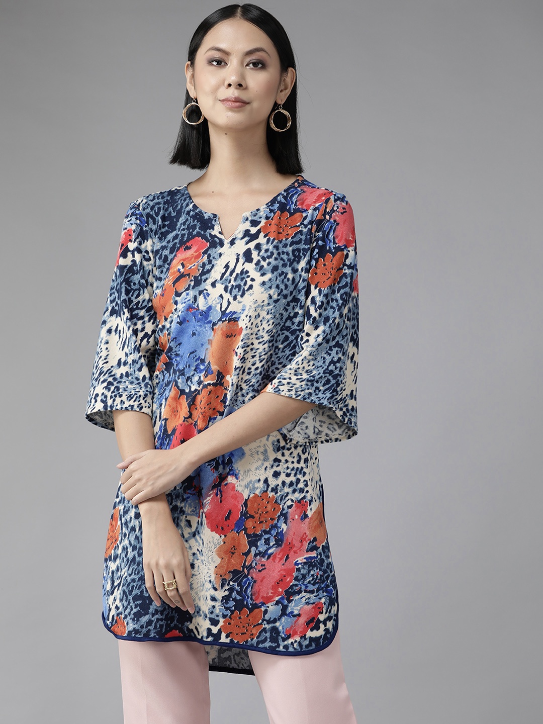 

Aarika Blue & Red Print Longline Top