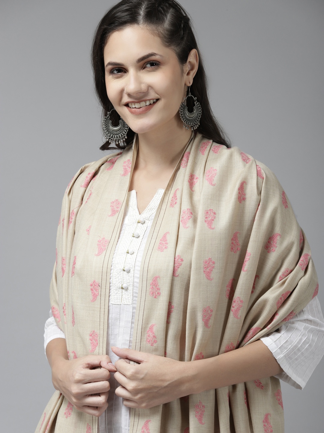 

Cayman Women Pink Ethnic Motif Woollen Shawl