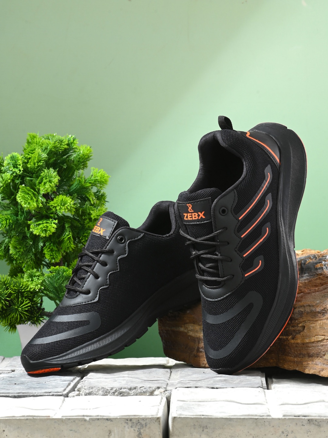 

ZEBX Men Striped Sneakers, Black
