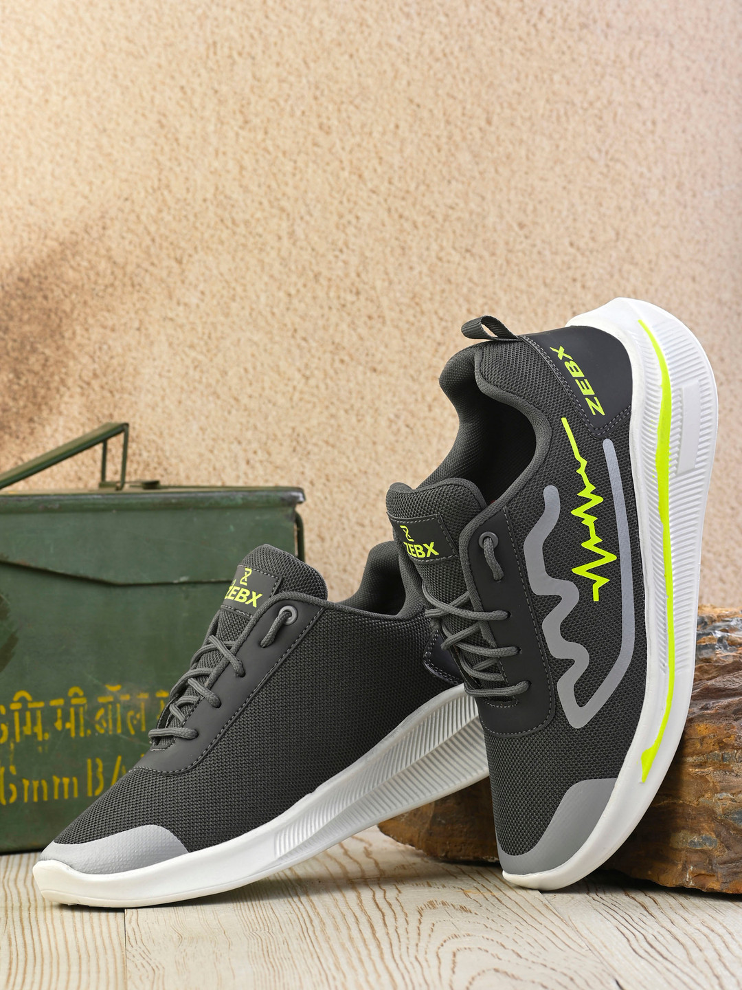 

ZEBX Men Grey Printed Sneakers