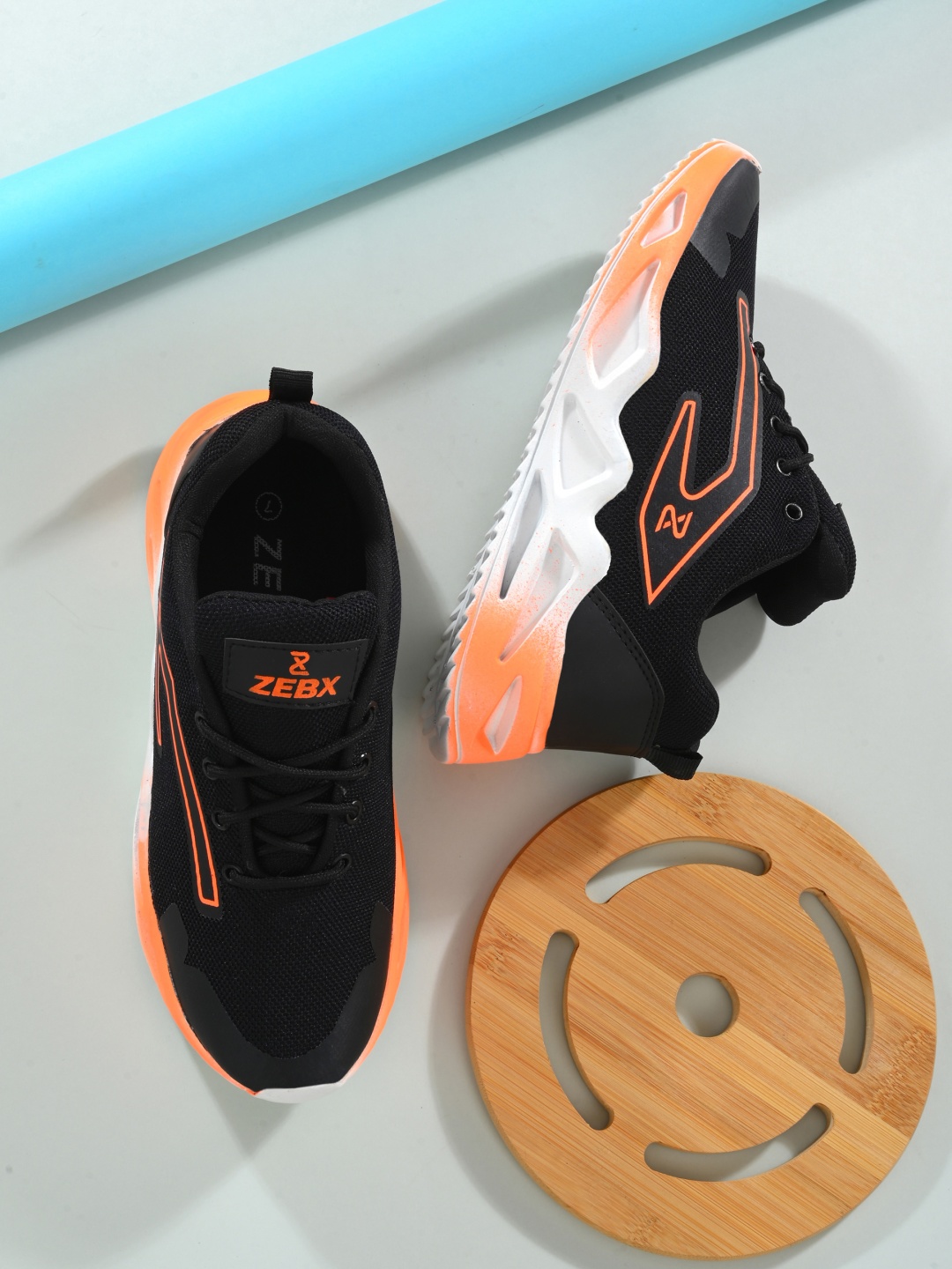 

ZEBX Men Black Colourblocked Sneakers