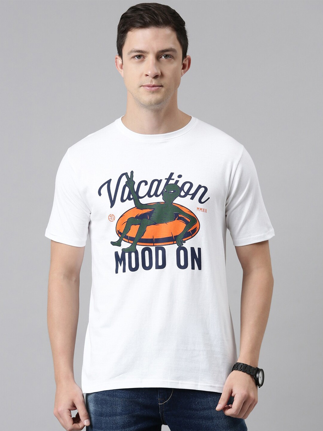 

recast Men White Typography Printed Bio Finish Applique T-shirt