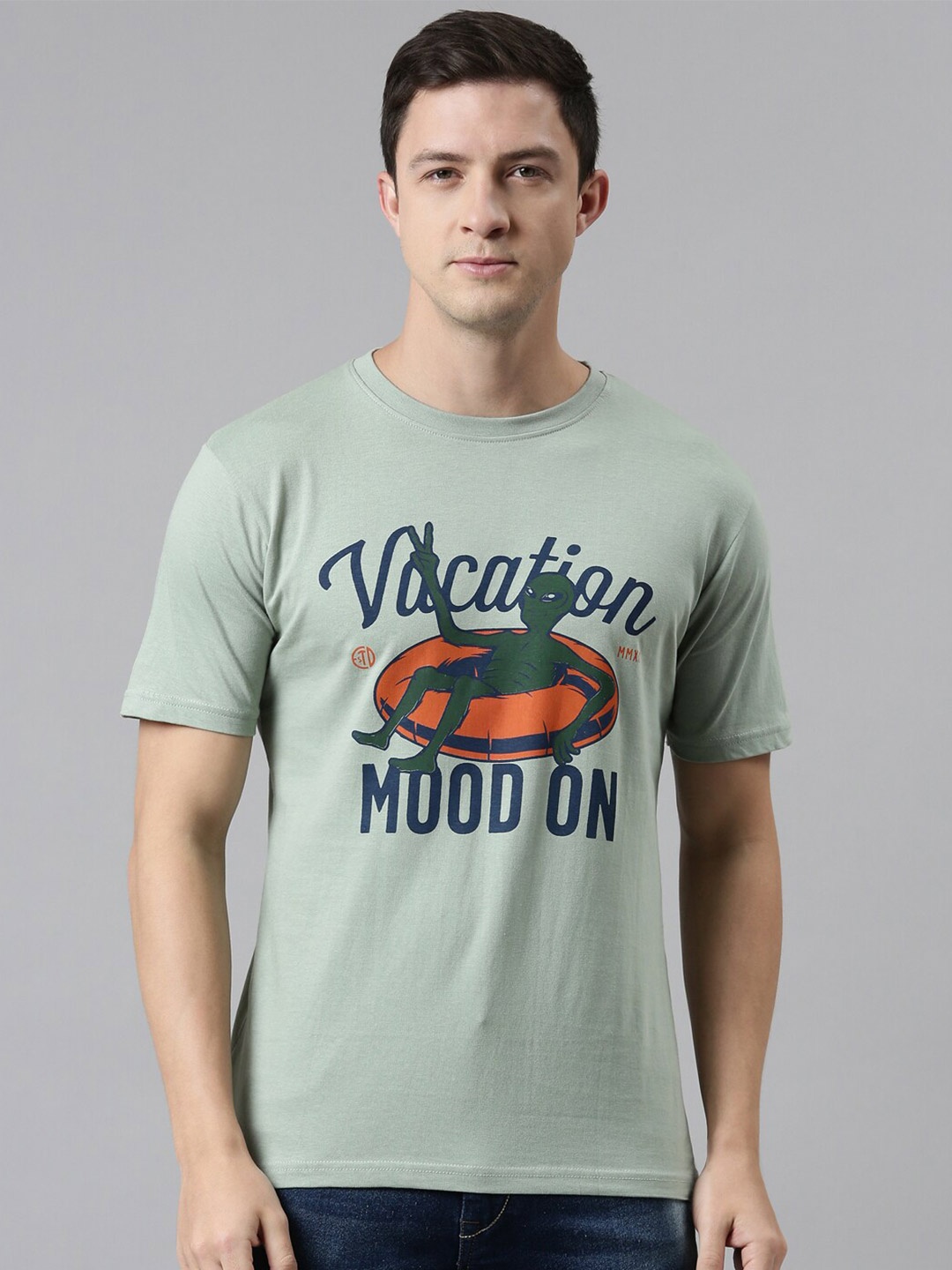 

recast Men Green Typography Printed Bio Finish T-shirt