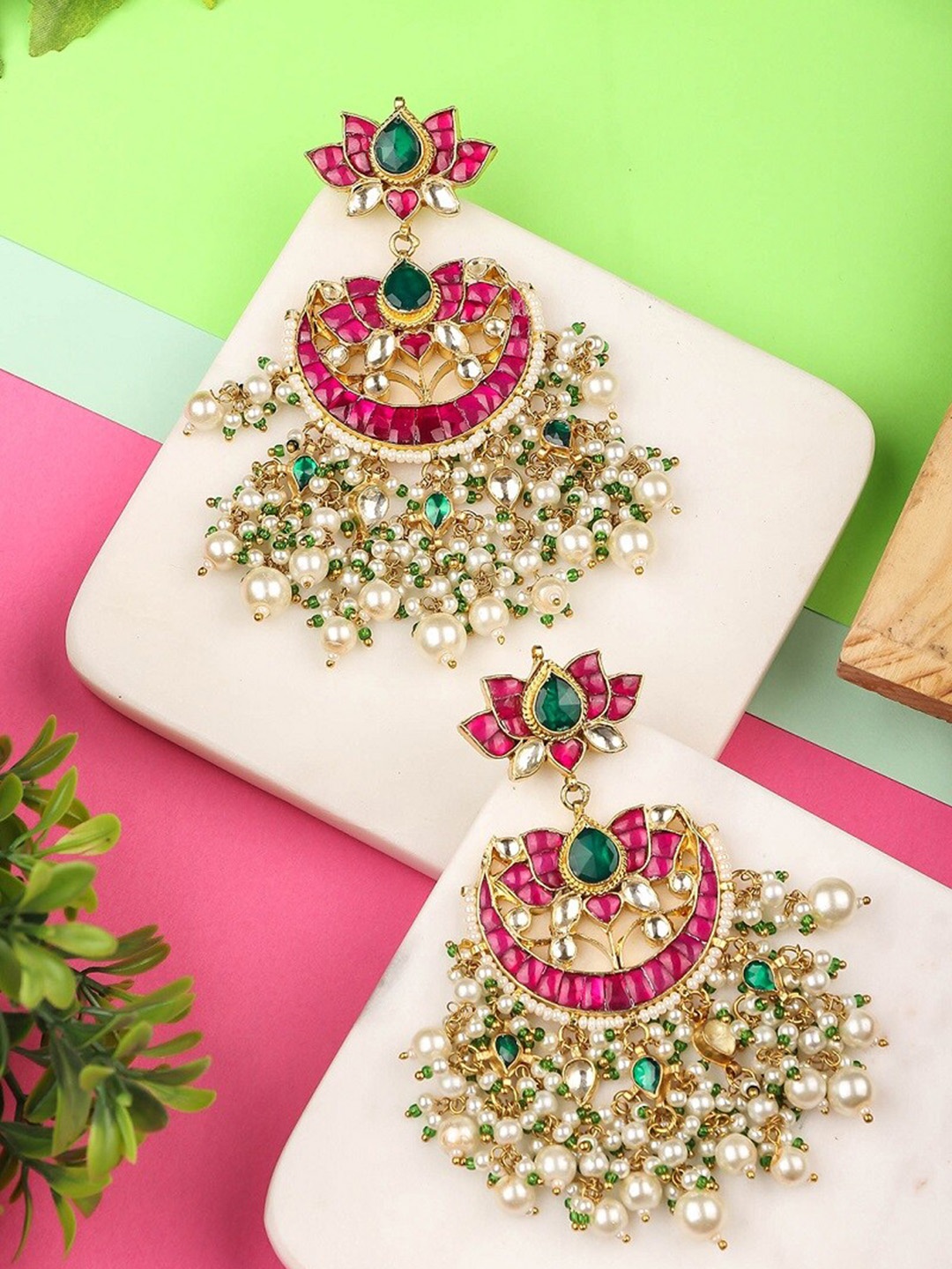 

AURAA TRENDS Gold Contemporary Chandbalis Earrings
