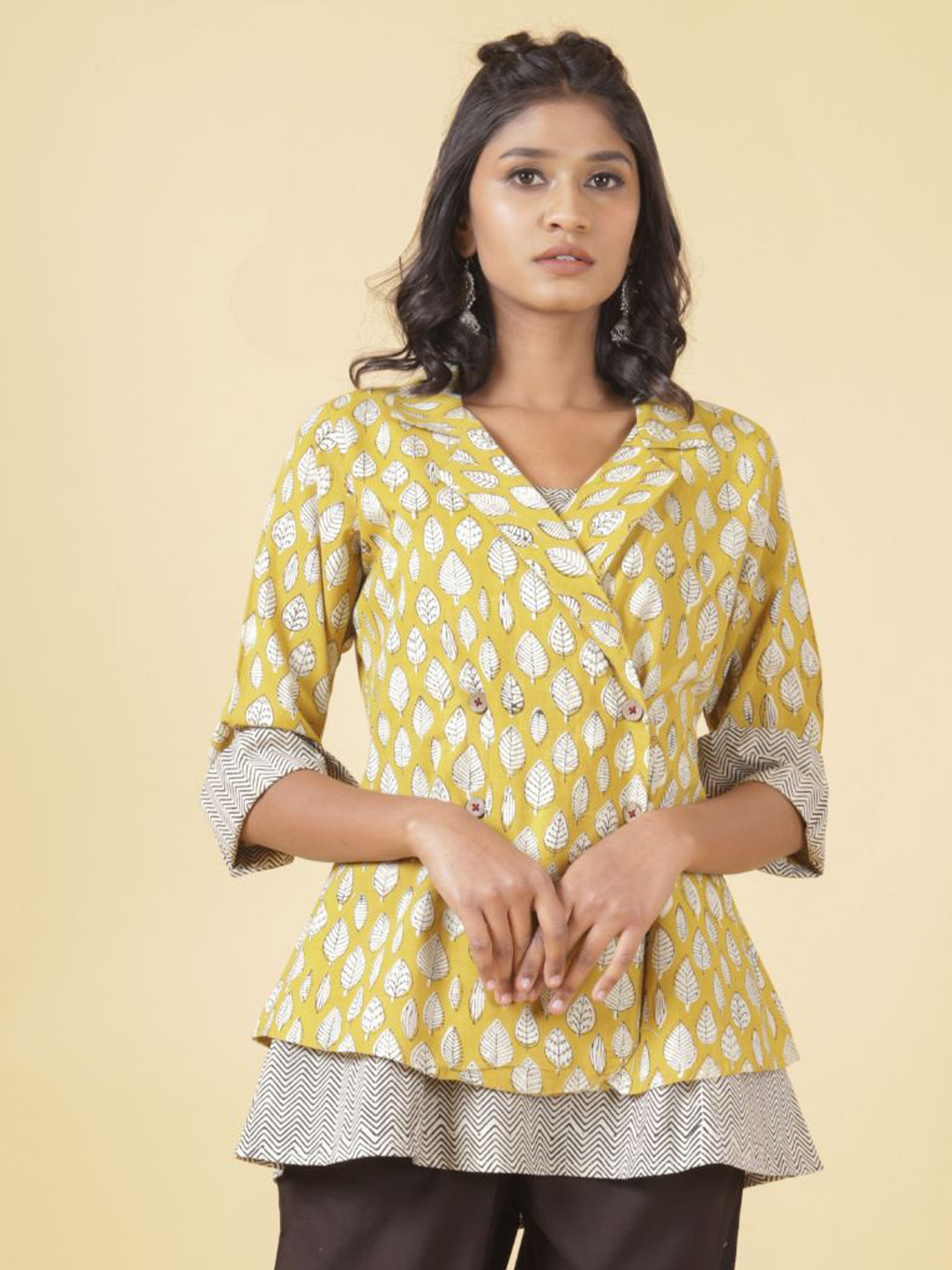 

Shuddhi Women Yellow & White Floral Printed Pure Cotton Double Layered Short Top