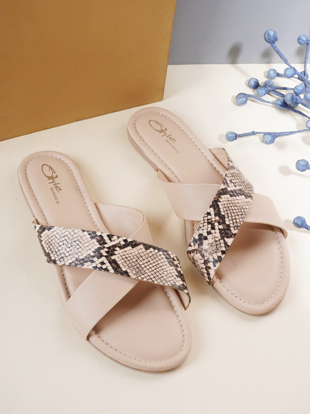 

Style Shoes Women Pink & Brown Printed Open Toe Flats