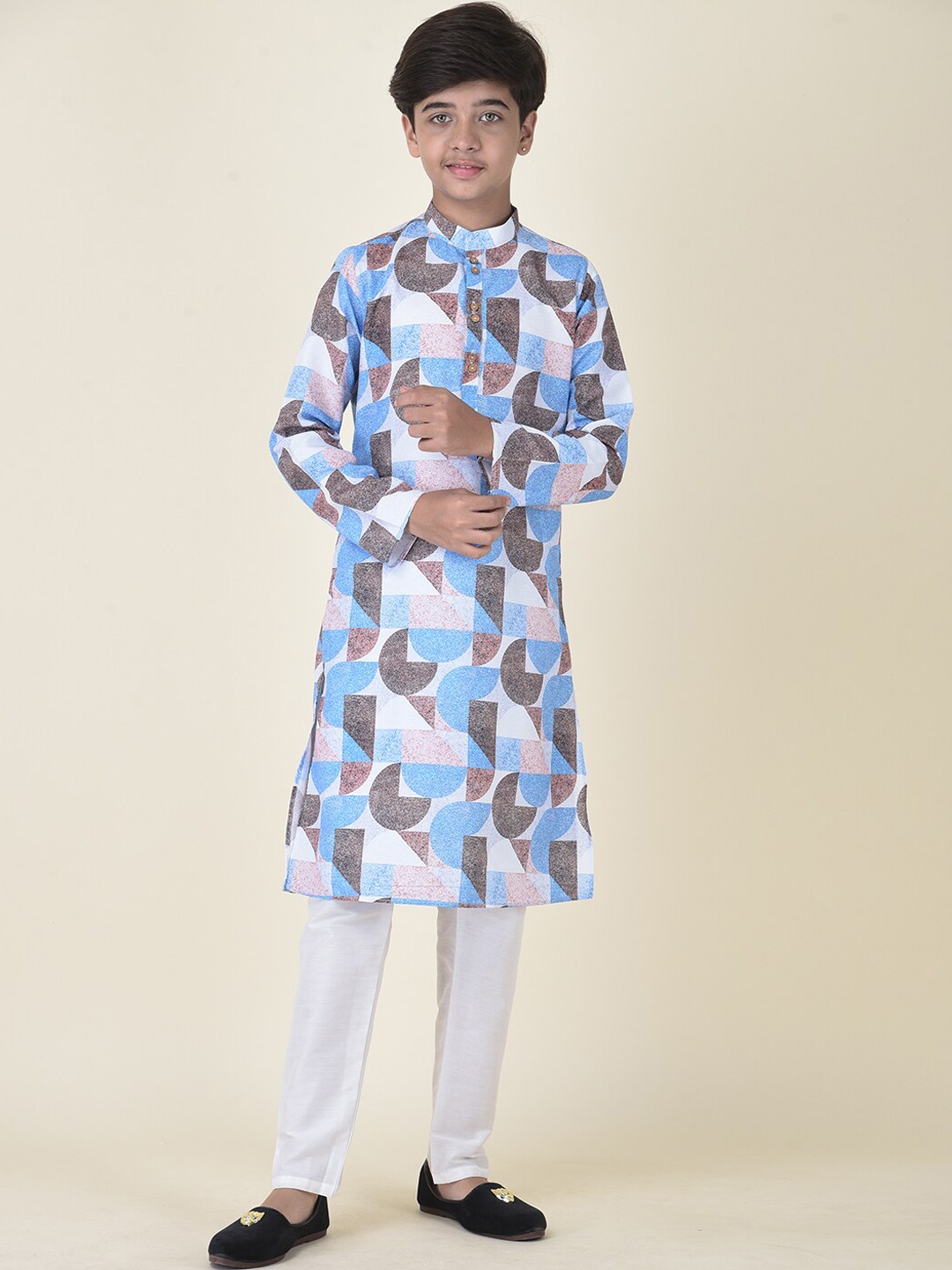 

TABARD Boys Multicoloured Printed Angrakha Pure Cotton Kurta with Pyjamas, White