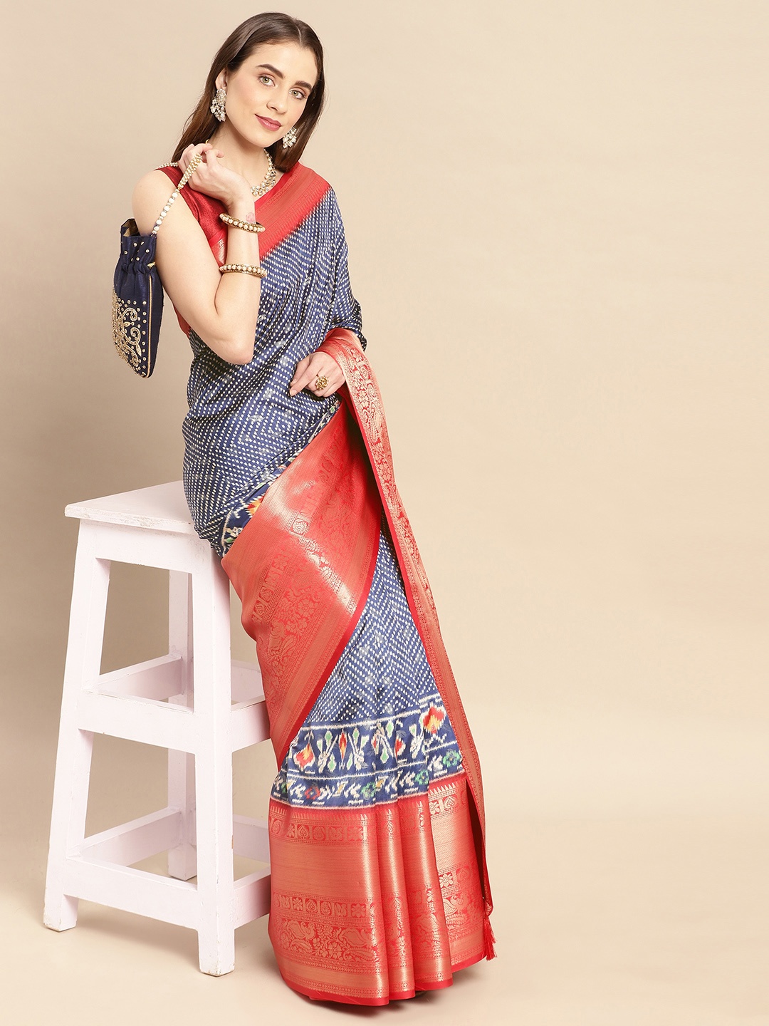 

VASTRANAND Kalamkari Zari Silk Blend Banarasi Saree, Navy blue