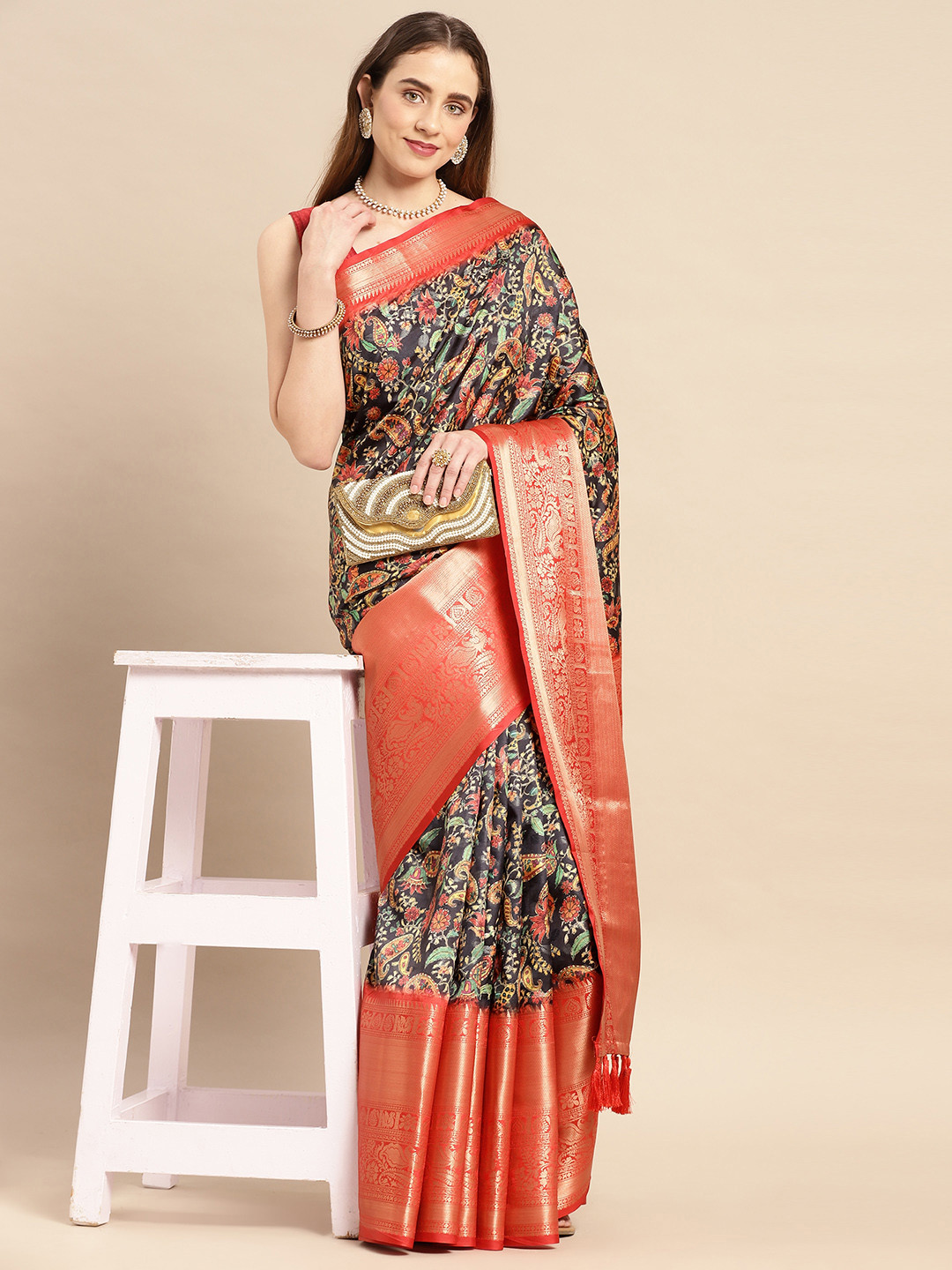 

VASTRANAND Kalamkari Zari Silk Blend Banarasi Saree, Black
