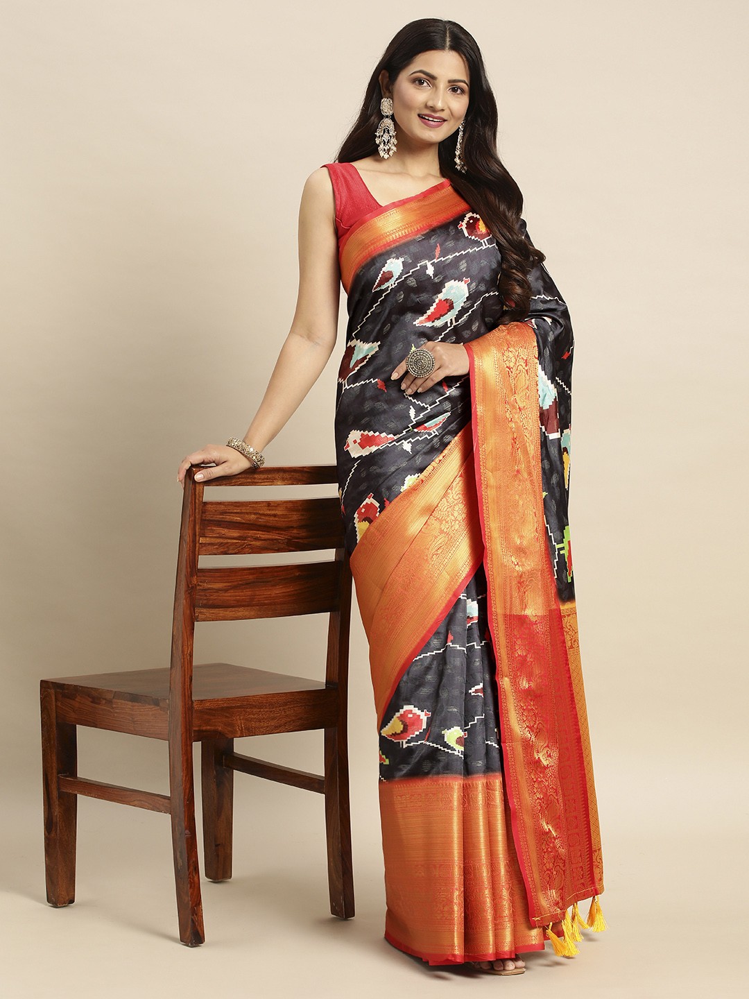 

VASTRANAND Kalamkari Zari Silk Blend Banarasi Saree, Black