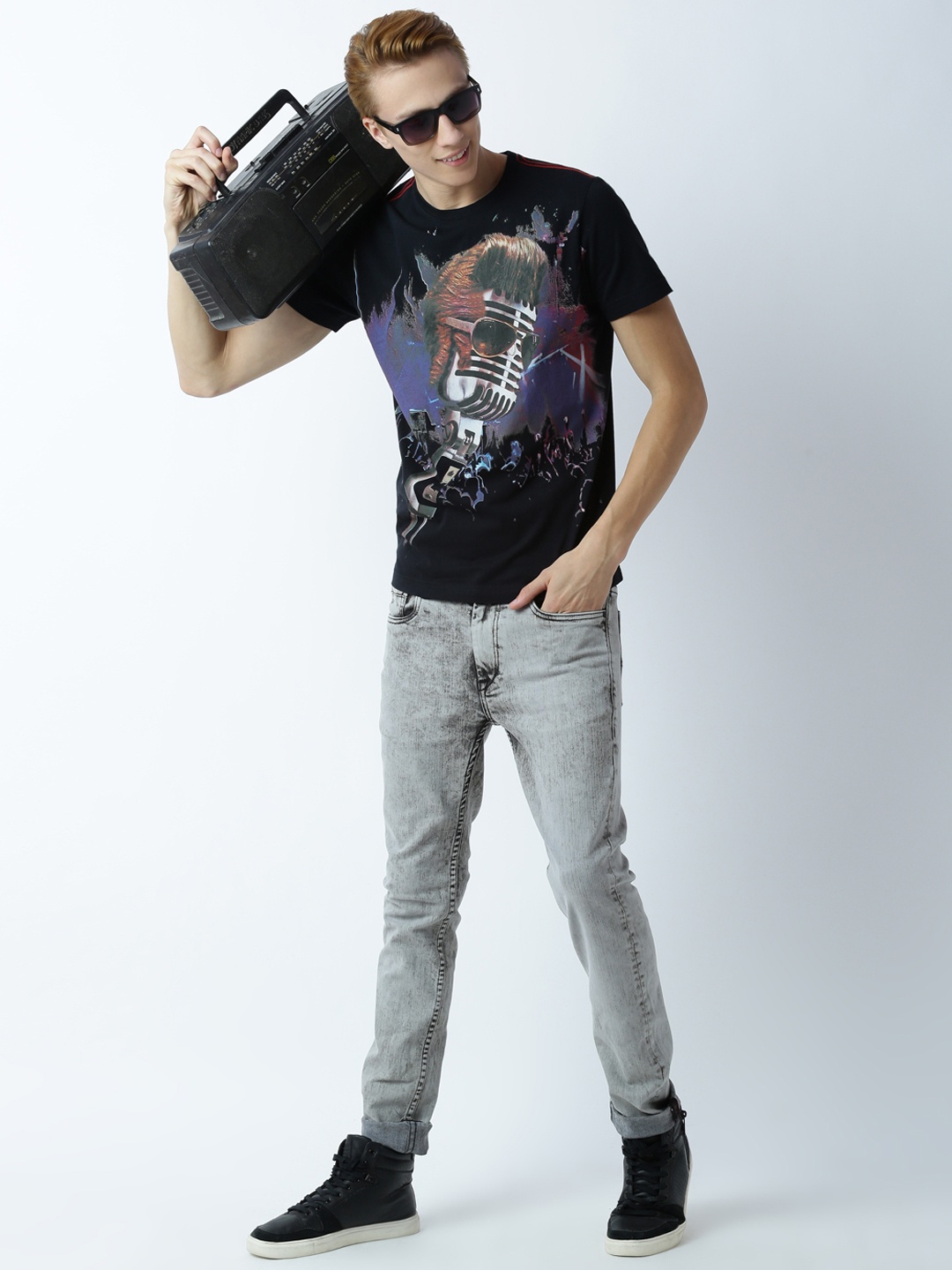 

Huetrap Men Black Printed Round Neck T-shirt