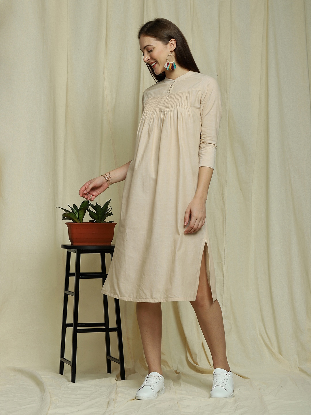 

Indifusion Women Off White Solid Kurta