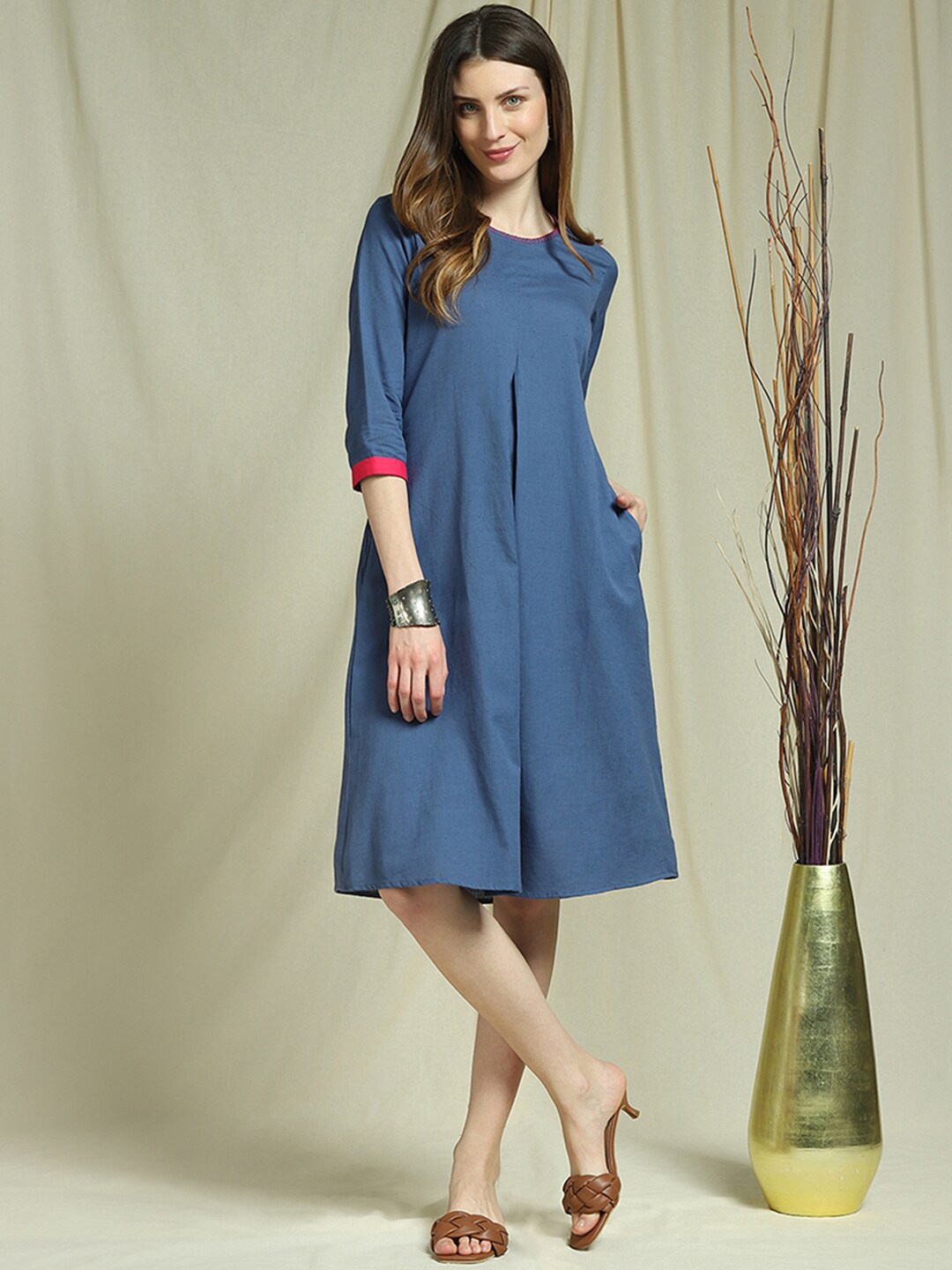

Indifusion Women Blue Thread Work Kurta