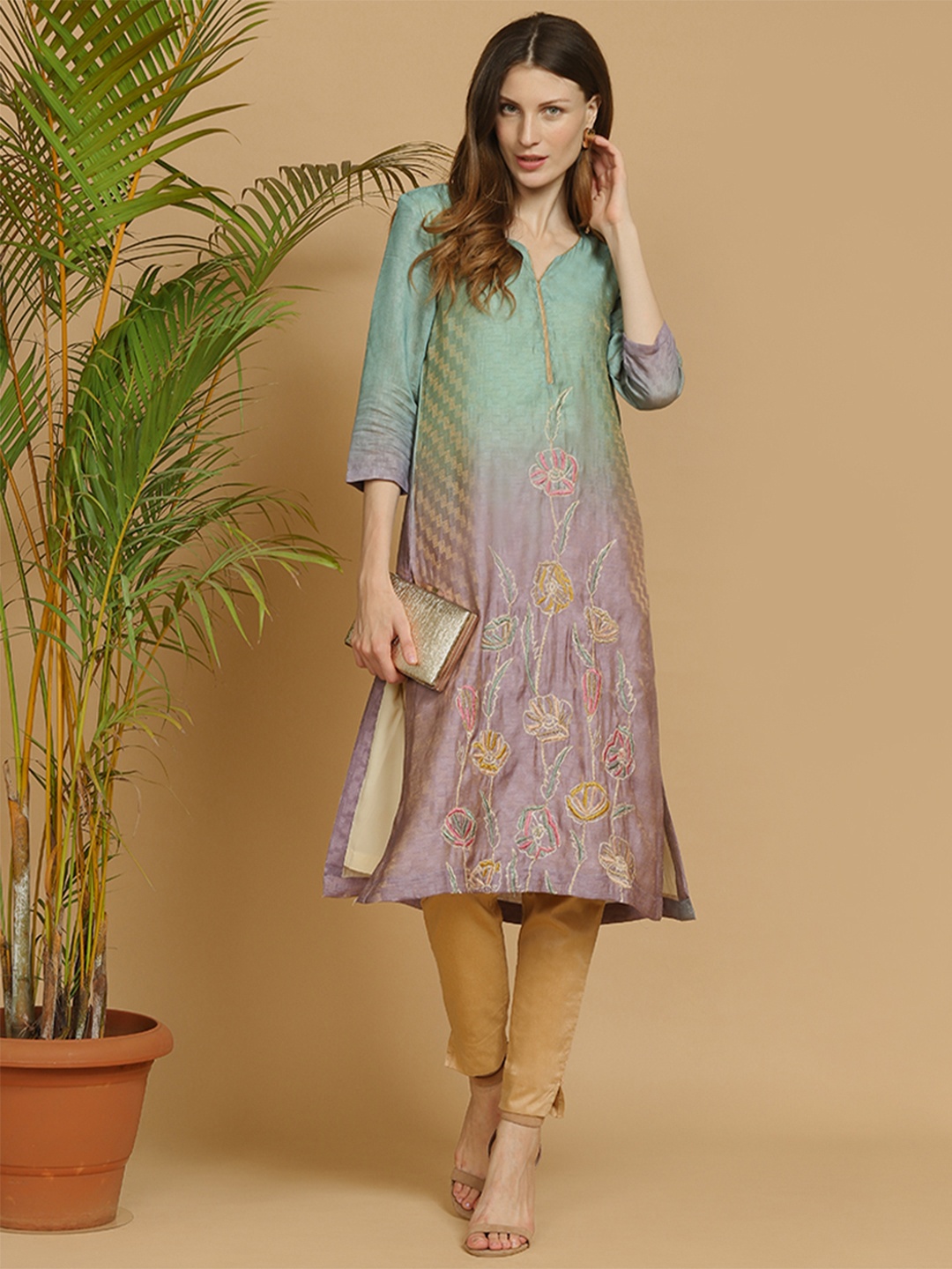 

Indifusion Women Green Floral Embroidered Kurta