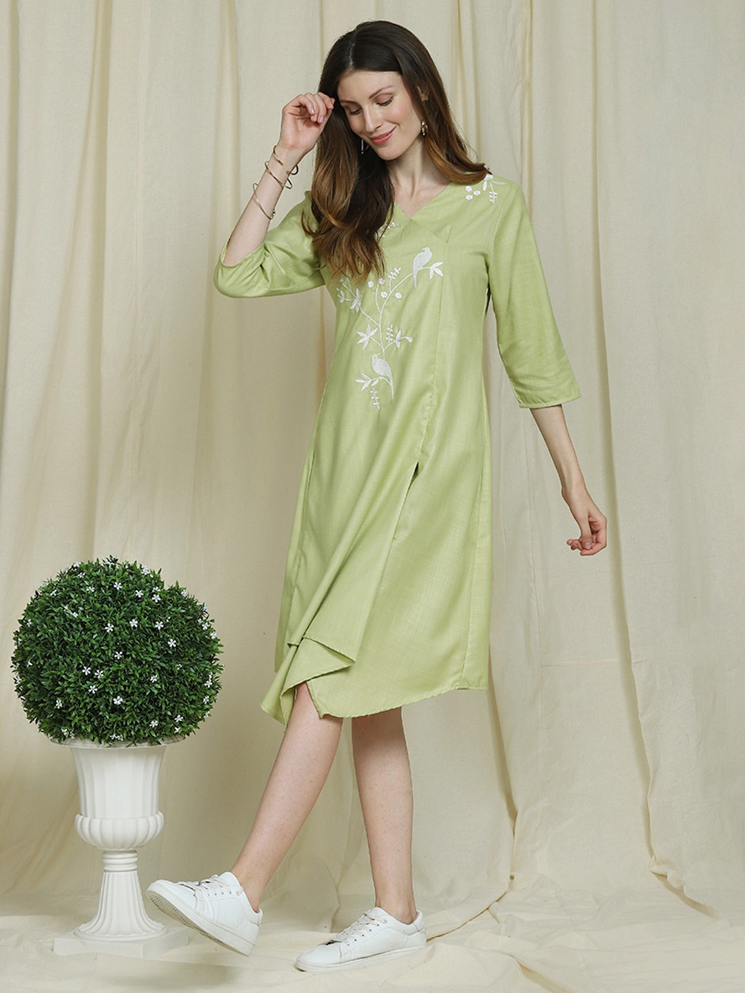 

Indifusion Women Floral Yoke Design Thread Work Ethnic Dress, Green