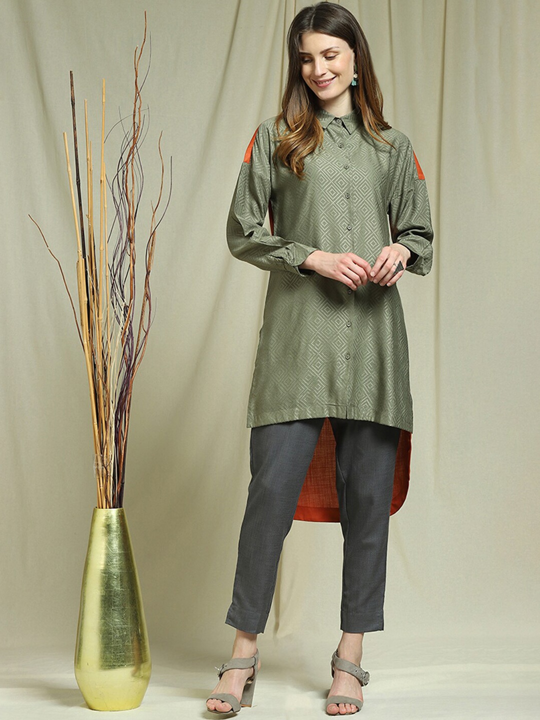 

Indifusion Women Green & Orange Shirt Collar Kurta