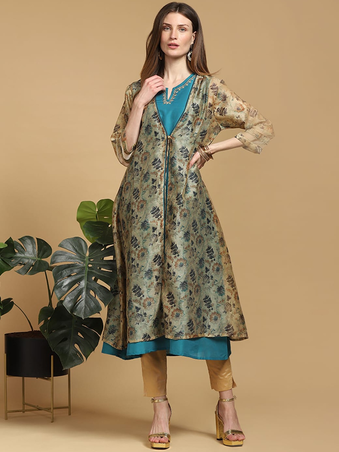 

Indifusion Women Blue & Gold-Toned Floral Printed Kurta