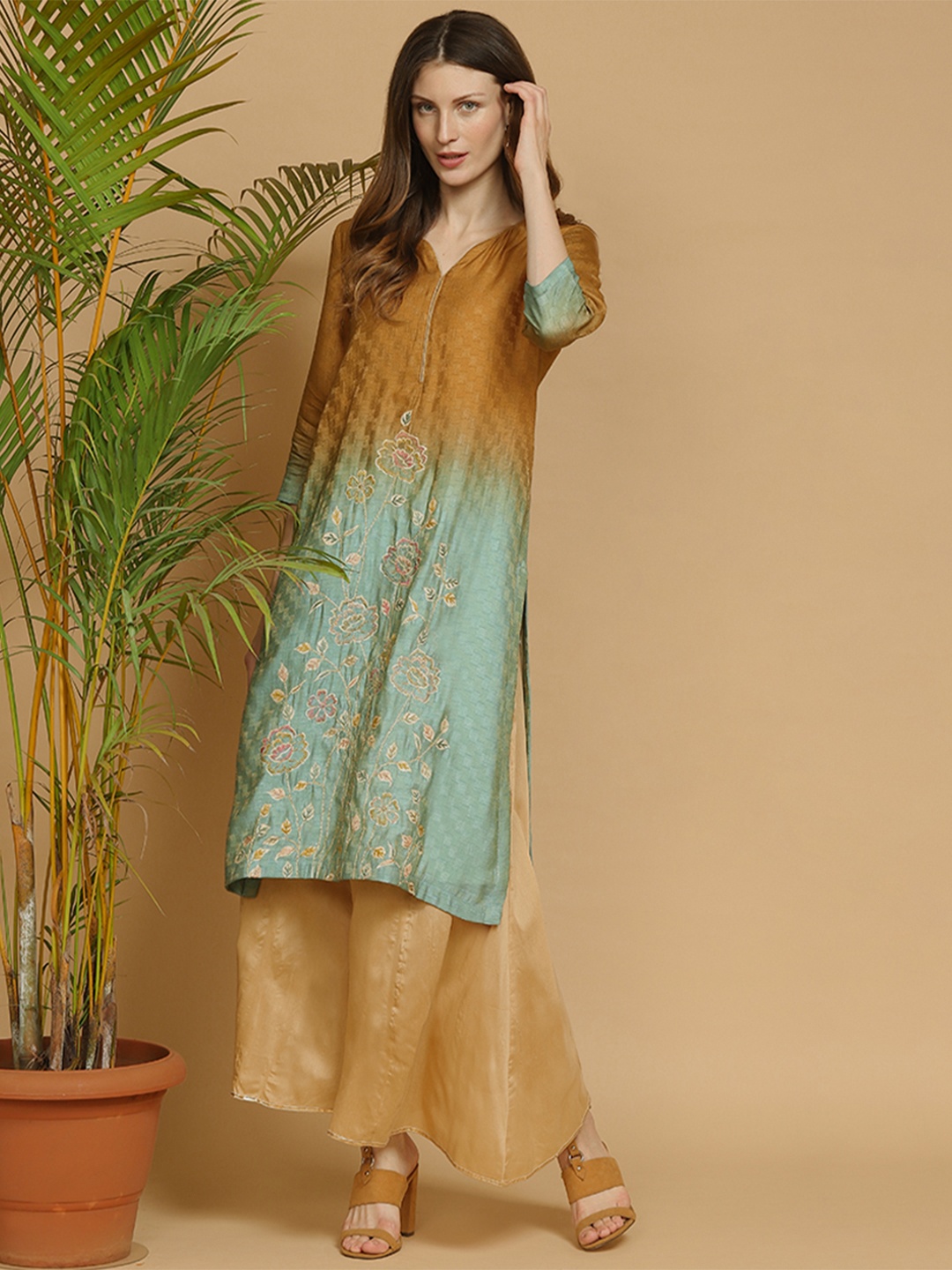

Indifusion Women Blue & Yellow Embroidered Keyhole Neck Kurta
