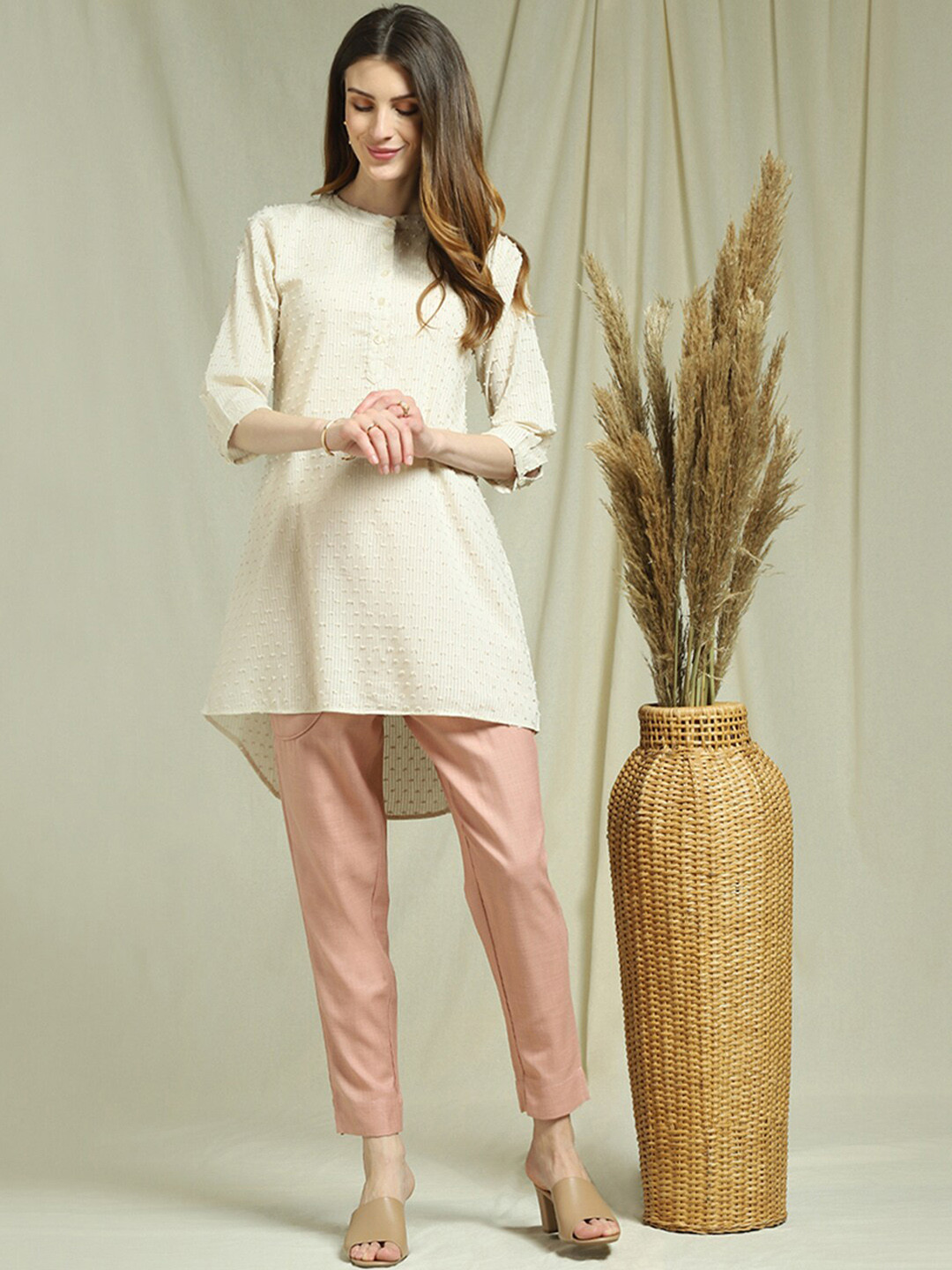 

Indifusion Women Off White Cotton Kurta