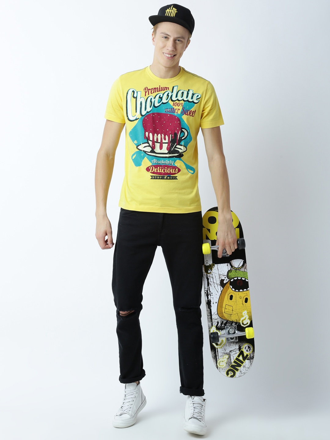 

Huetrap Men Yellow Printed Round Neck T-shirt